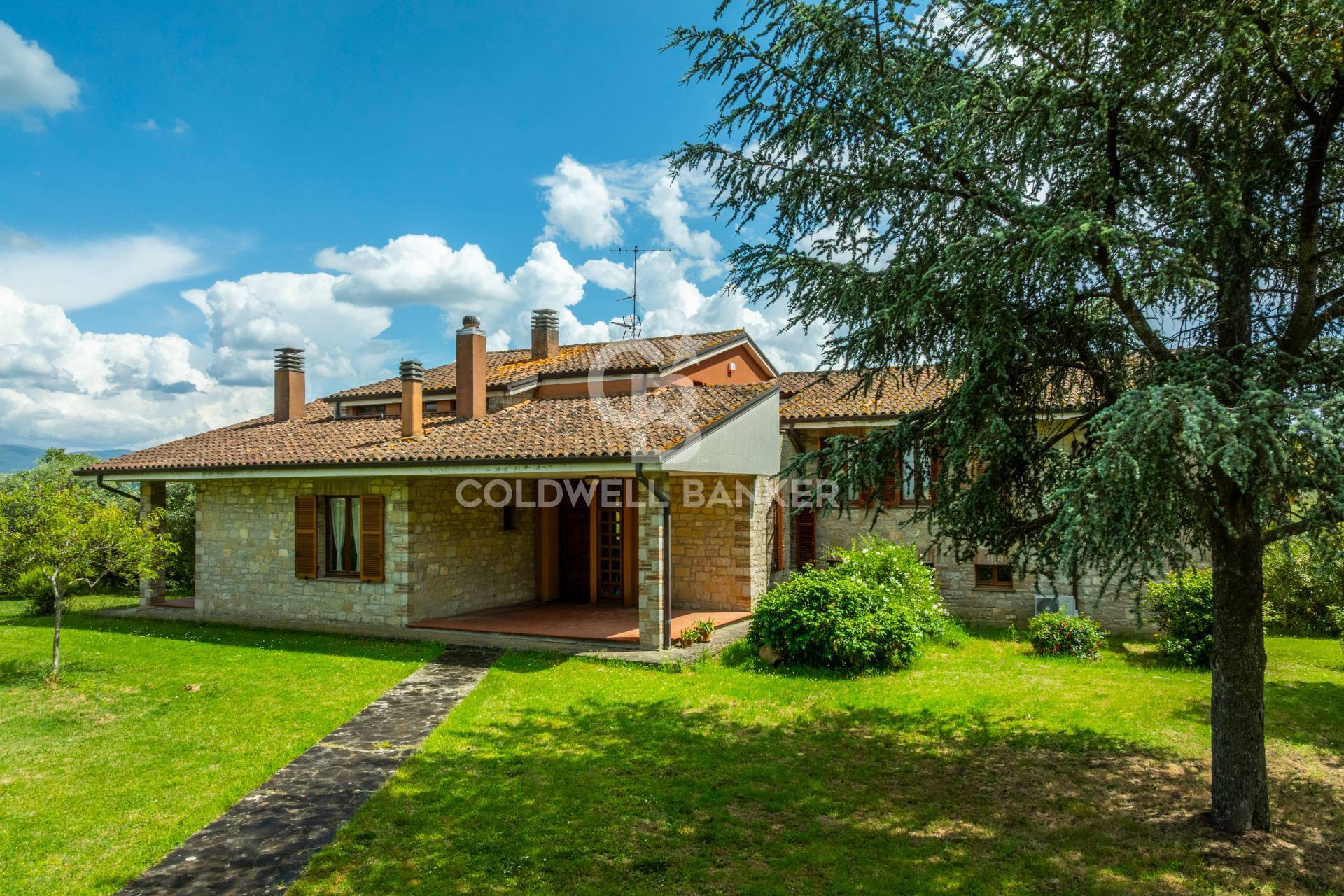 Fratta Todina, Perugia, 06054, IT, 6 Bedrooms Bedrooms, ,6 BathroomsBathrooms,Residential,For Sale,1850046