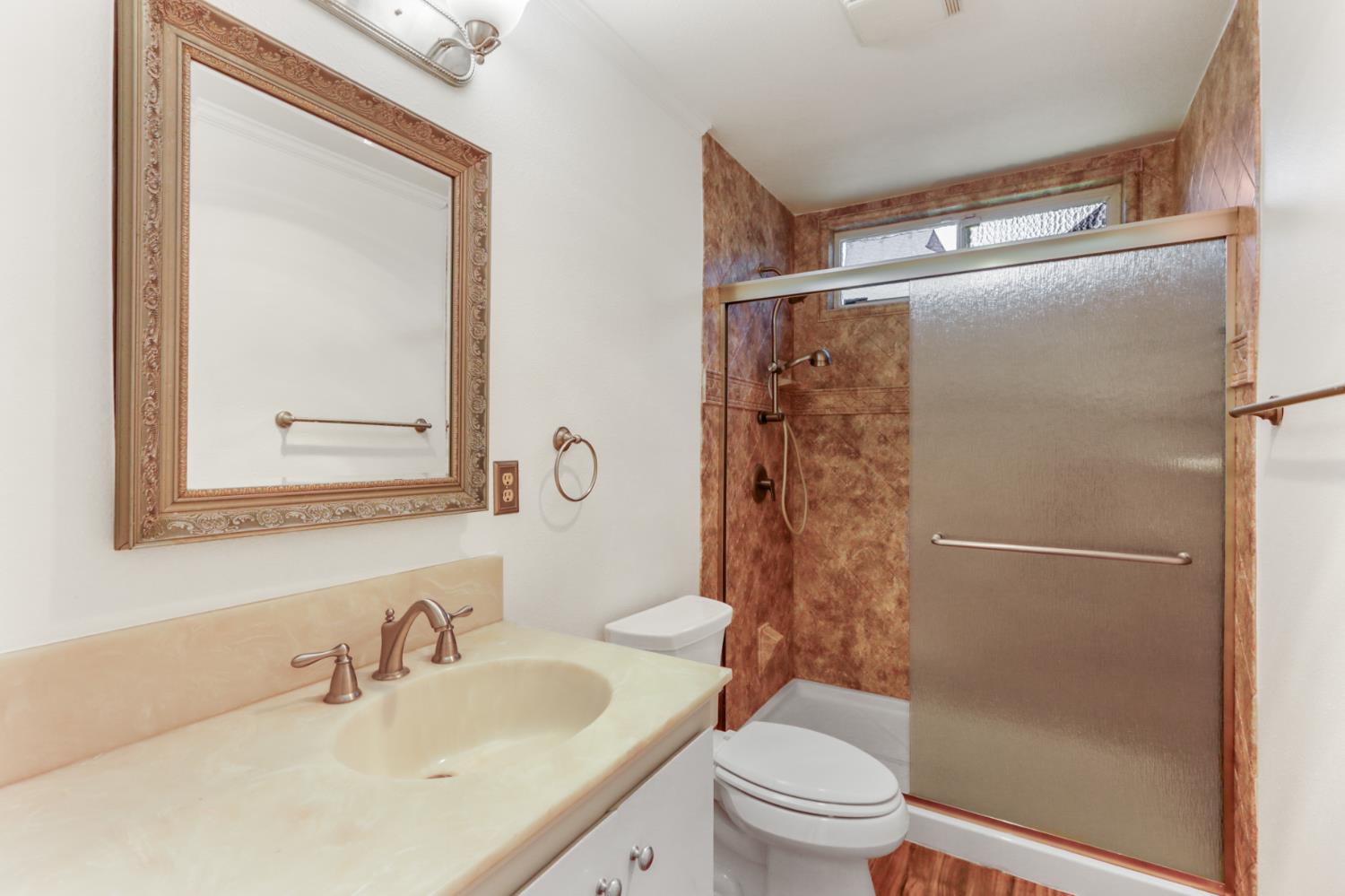 Elk Grove, California, 95624, United States, 4 Bedrooms Bedrooms, ,3 BathroomsBathrooms,Residential,For Sale,1987914