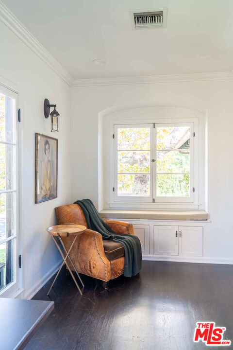 Los Angeles, California, 90004, United States, 4 Bedrooms Bedrooms, ,5 BathroomsBathrooms,Residential,For Sale,1989433