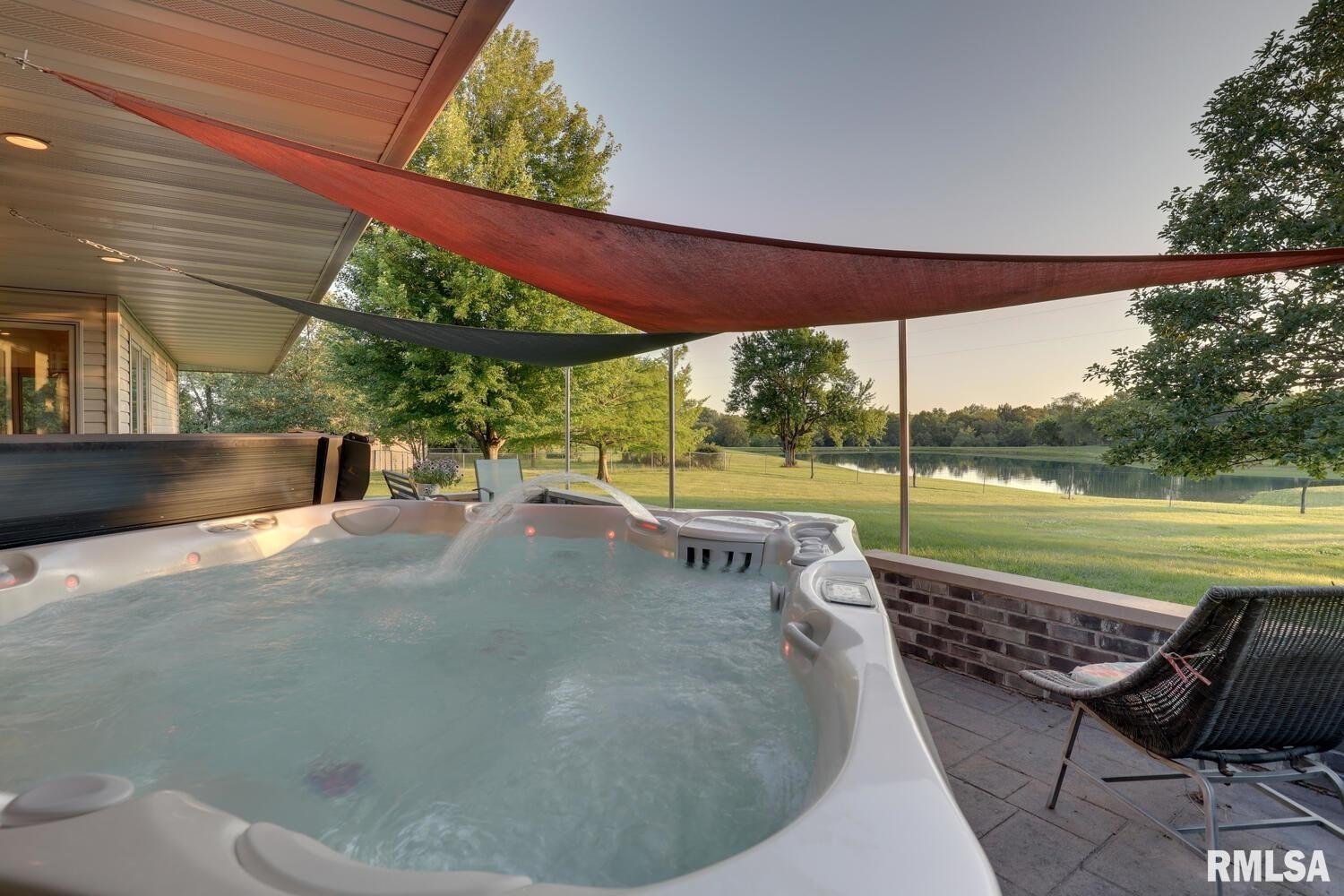 Macomb, Illinois, 61455, United States, 5 Bedrooms Bedrooms, ,5 BathroomsBathrooms,Residential,For Sale,1915760