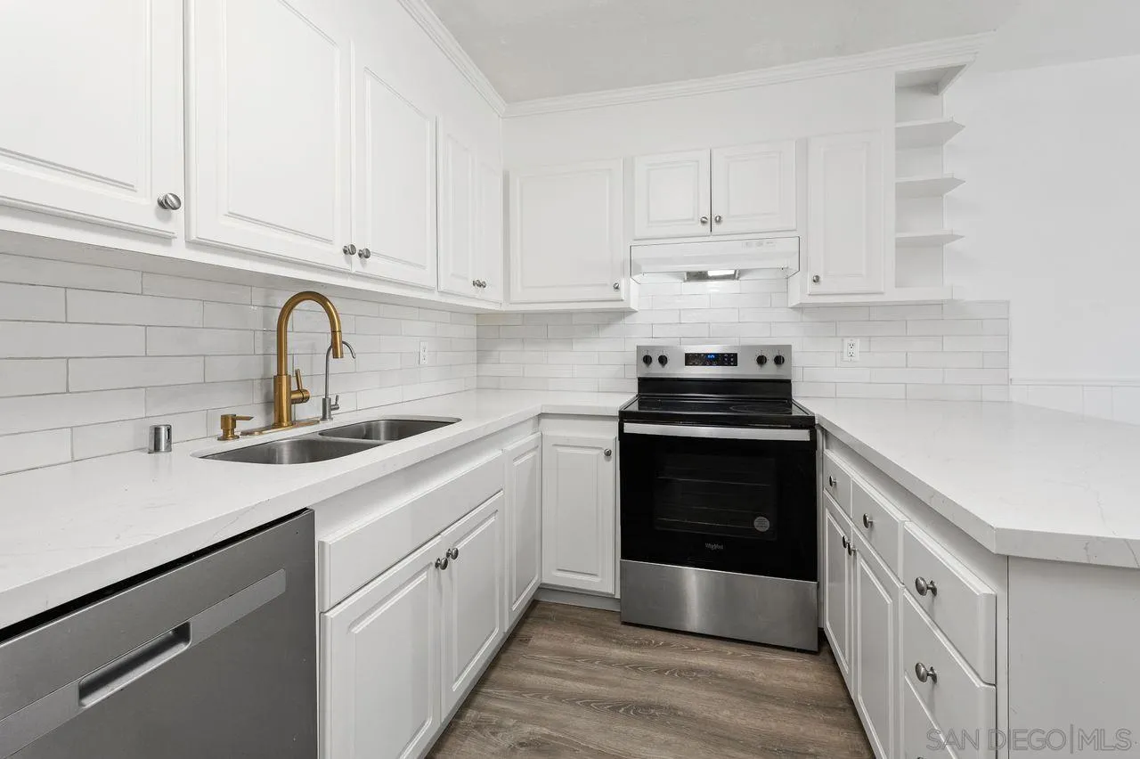 San Diego, California, 92110, United States, 4 Bedrooms Bedrooms, ,3 BathroomsBathrooms,Residential,For Sale,1940951
