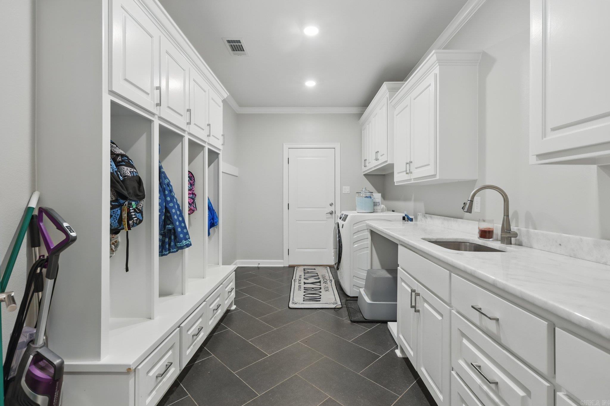 Benton, Arkansas, 72019, United States, 5 Bedrooms Bedrooms, ,4 BathroomsBathrooms,Residential,For Sale,1840883