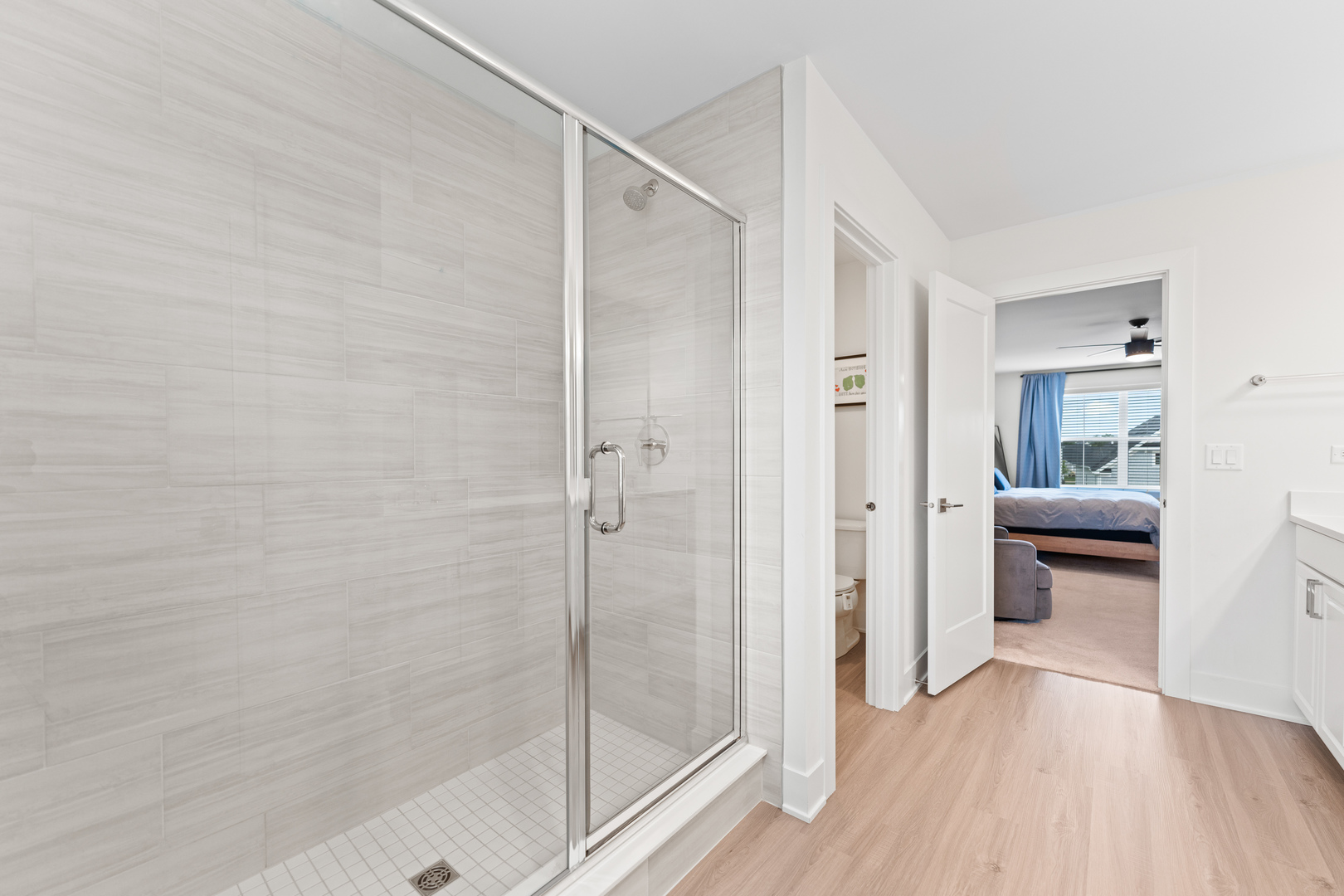 Elgin, Illinois, 60124, United States, 4 Bedrooms Bedrooms, ,3 BathroomsBathrooms,Residential,For Sale,1941075