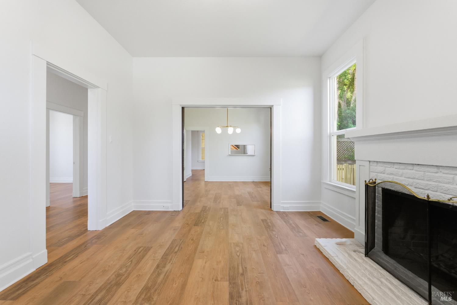 Corte Madera, California, 94925, United States, 6 Bedrooms Bedrooms, ,3 BathroomsBathrooms,Residential,For Sale,1986479