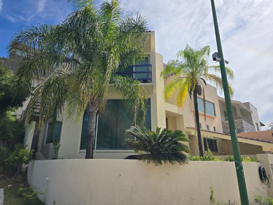 Monterrey, Nuevo León, 64989, Mexico, 3 Bedrooms Bedrooms, ,4 BathroomsBathrooms,Residential,For Sale,1918483