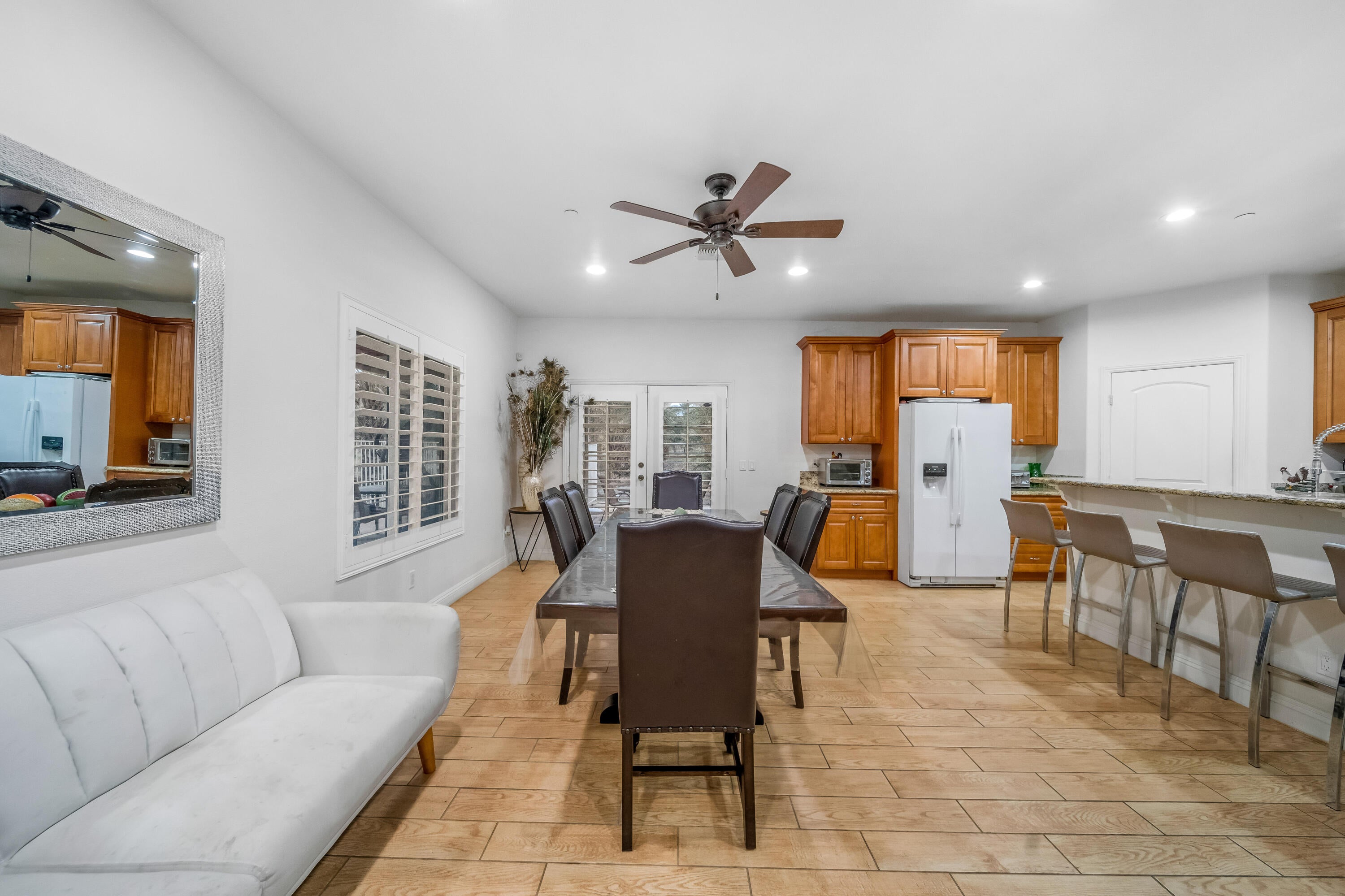 Thermal, California, 92274, United States, 3 Bedrooms Bedrooms, ,4 BathroomsBathrooms,Residential,For Sale,2006584