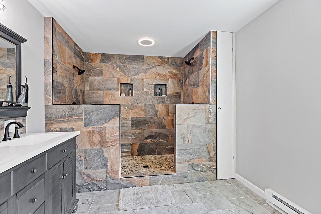 Madison, Maine, 04950, United States, 3 Bedrooms Bedrooms, ,3 BathroomsBathrooms,Residential,For Sale,1898697