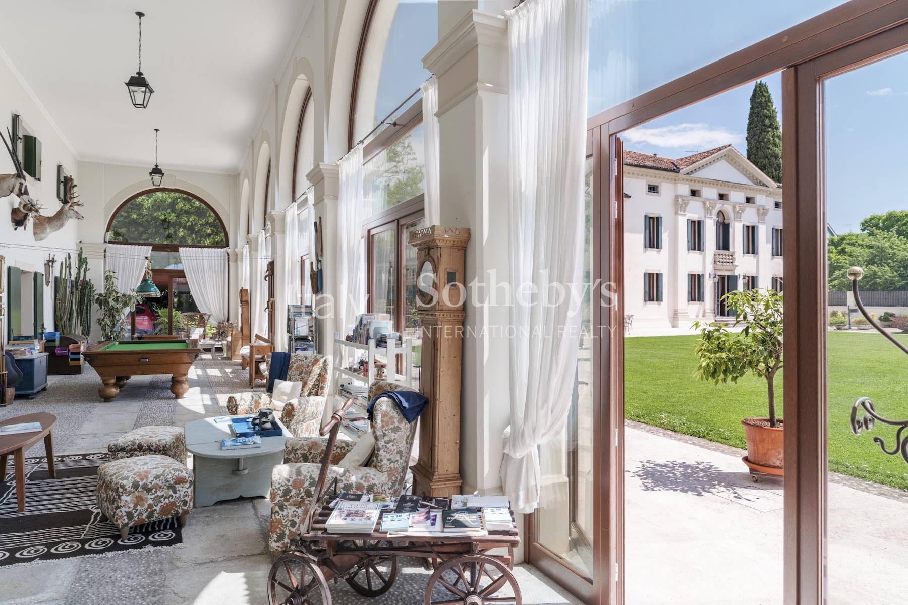  Renovated neoclassical villa with outbuildings, park and swimming pool - 物件實景