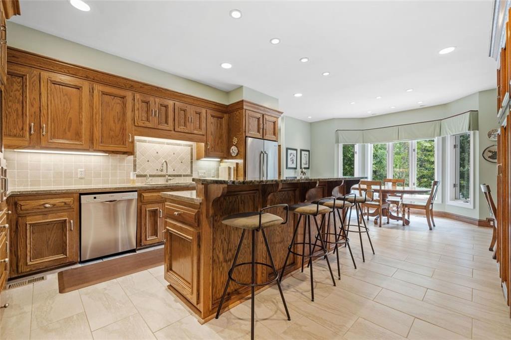 Marietta, Georgia, 30067, United States, 5 Bedrooms Bedrooms, ,5 BathroomsBathrooms,Residential,For Sale,1827290