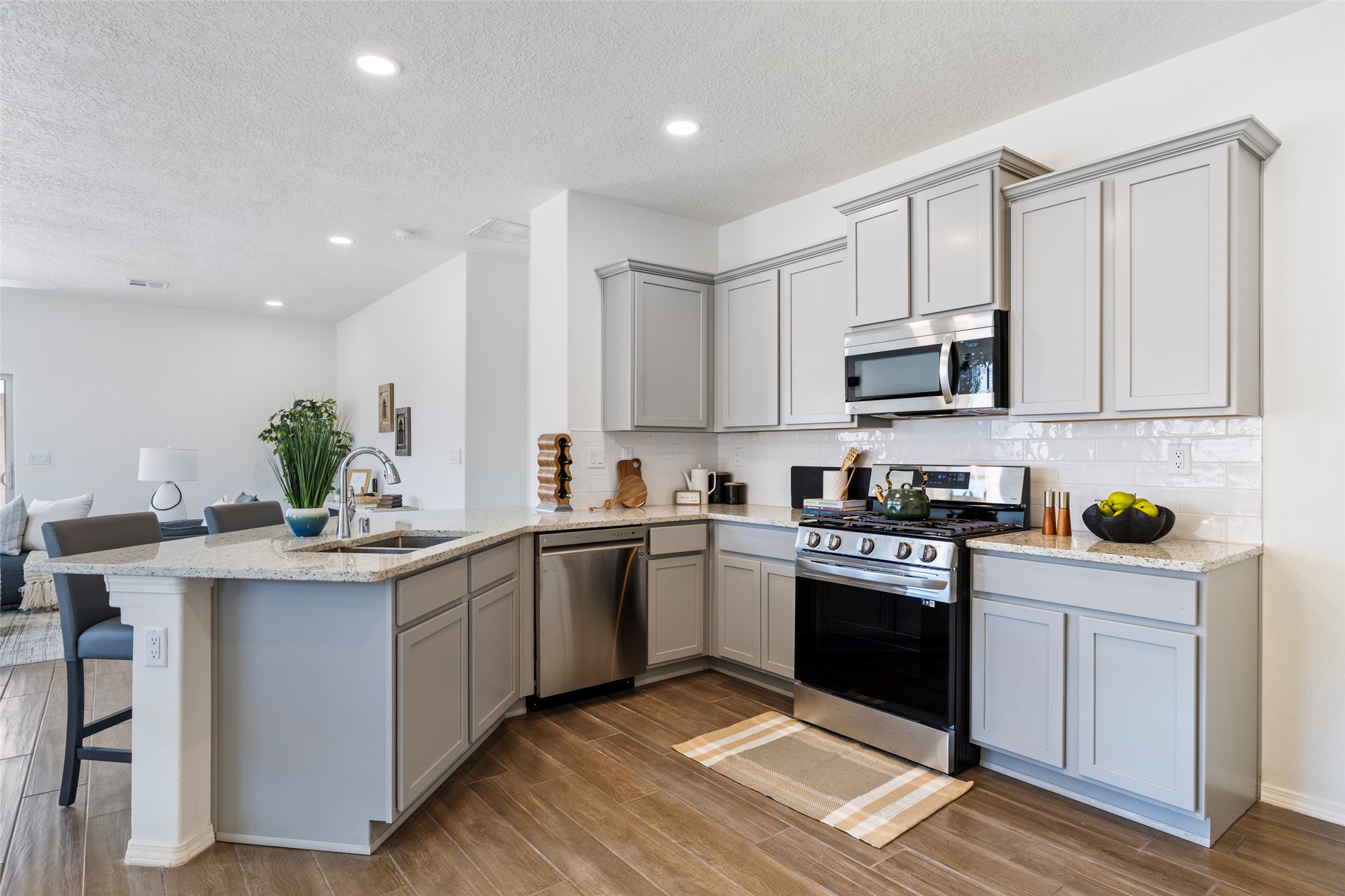  6200 White Hawk Drive Ne - 物件實景