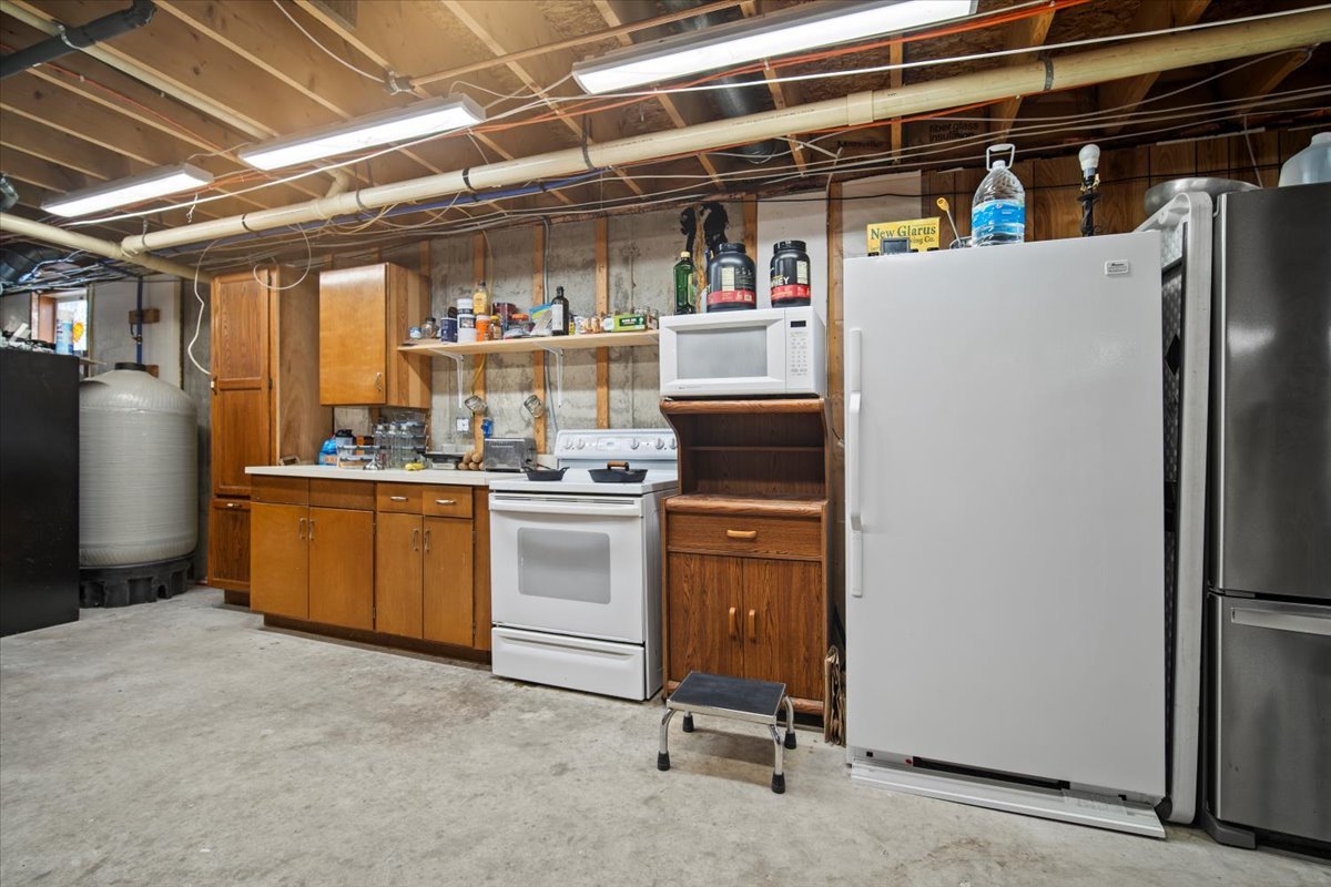 Saunemin, Illinois, 61769, United States, 4 Bedrooms Bedrooms, ,4 BathroomsBathrooms,Residential,For Sale,1958383