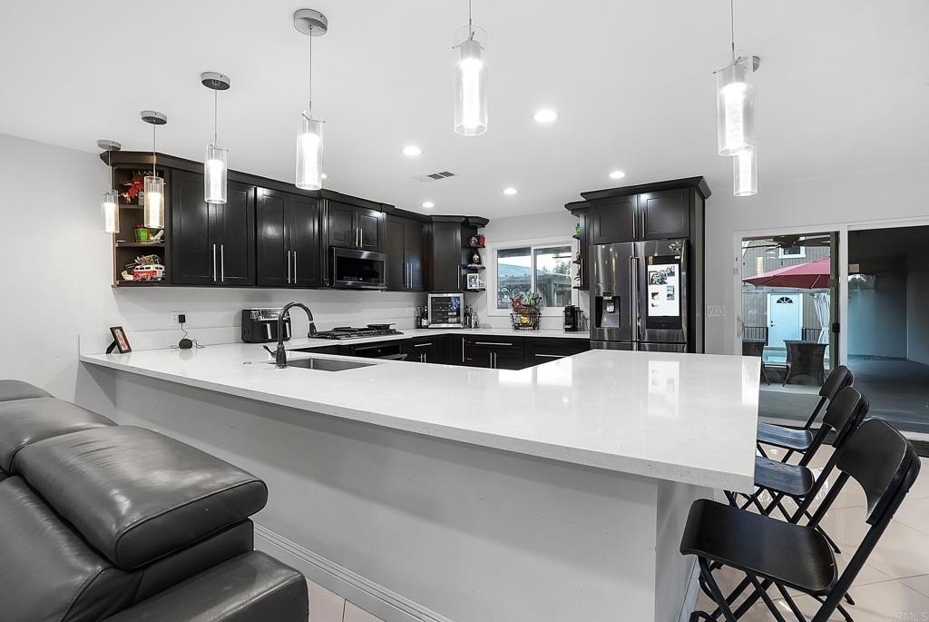 Chula Vista, California, 91911, United States, 10 Bedrooms Bedrooms, ,Residential,For Sale,1991347