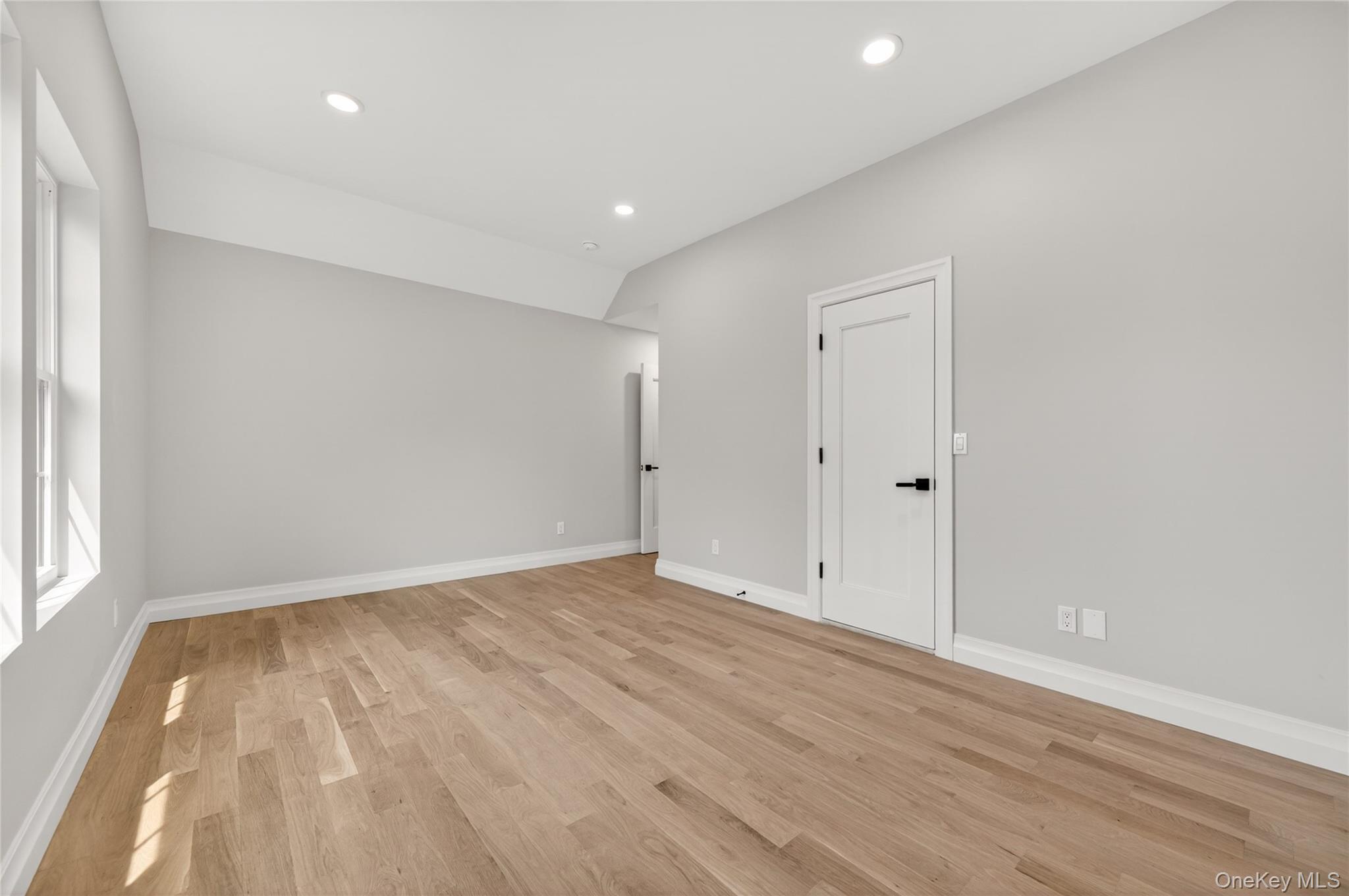  15 Ridge Drive, Port Washington, NY, 11050 - 物件實景