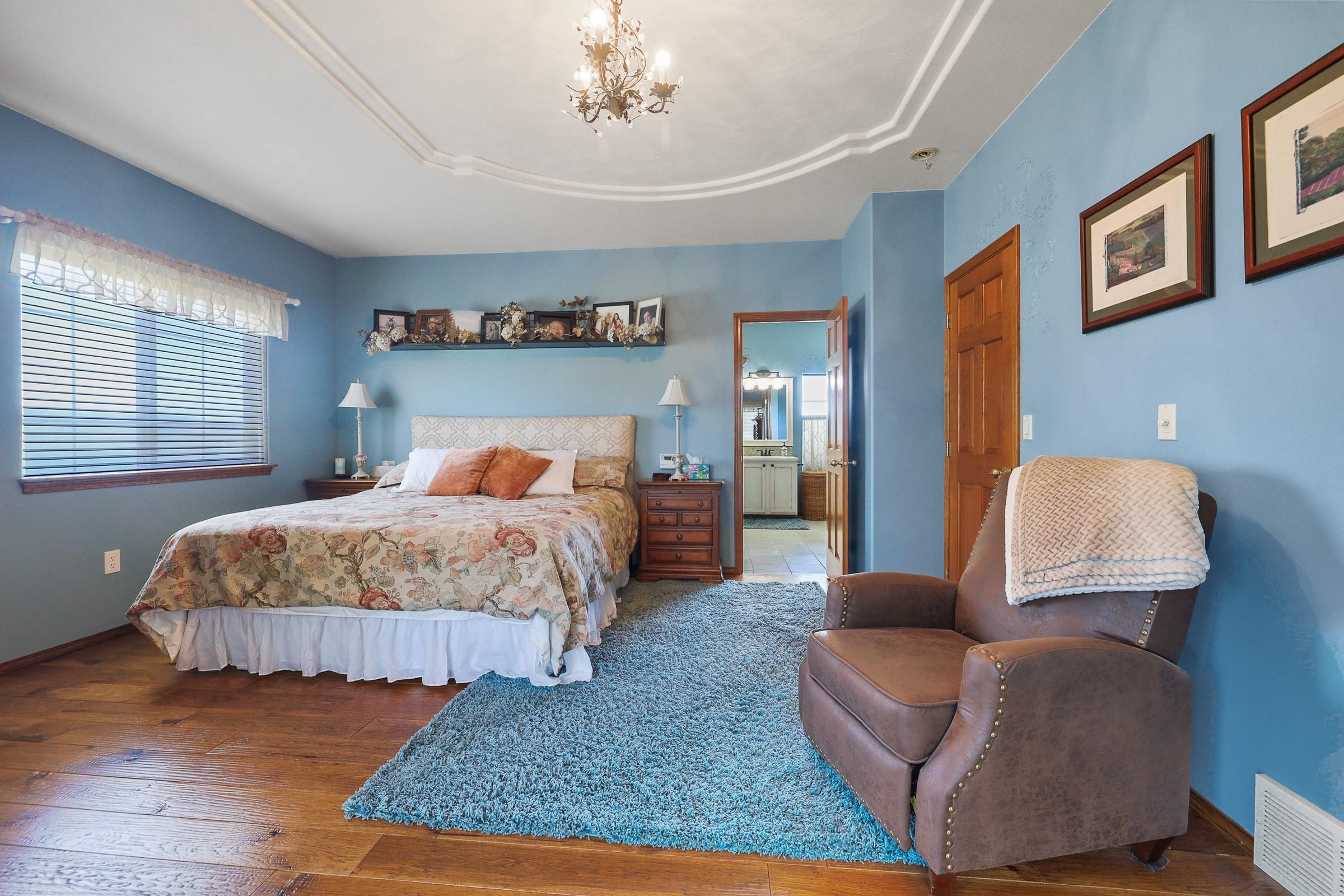 Mead, Washington, 99021, United States, 5 Bedrooms Bedrooms, ,5 BathroomsBathrooms,Residential,For Sale,1838740