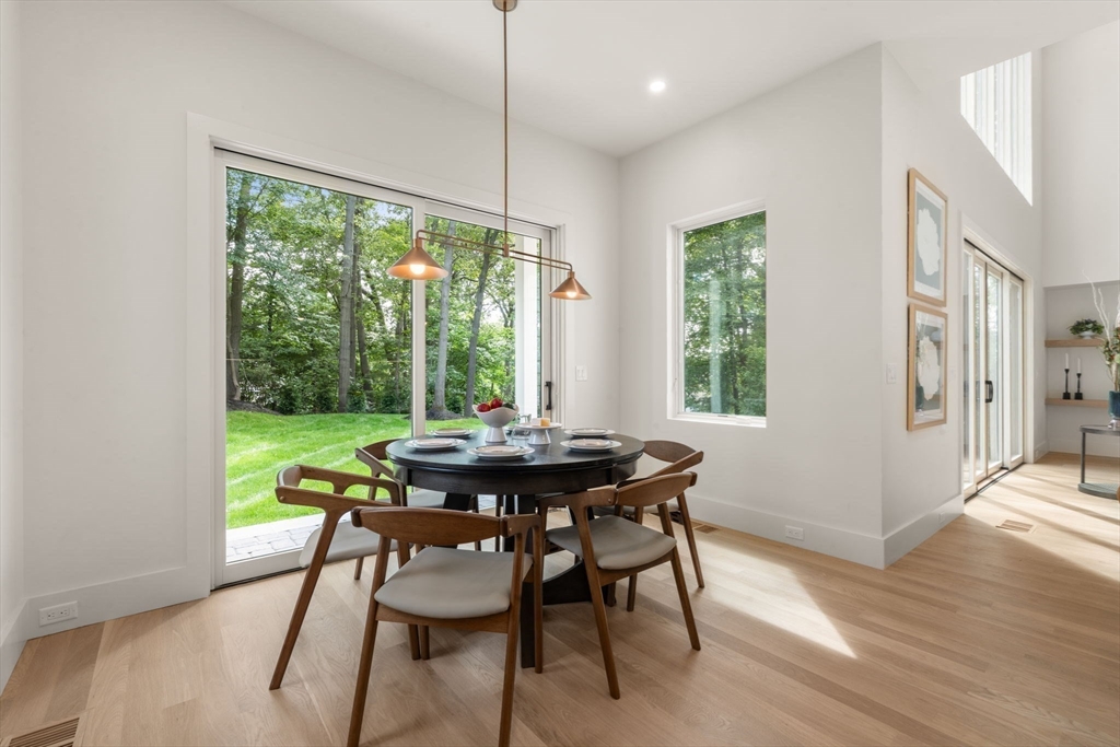 Newton, Massachusetts, 02461, United States, 6 Bedrooms Bedrooms, ,7 BathroomsBathrooms,Residential,For Sale,1882798