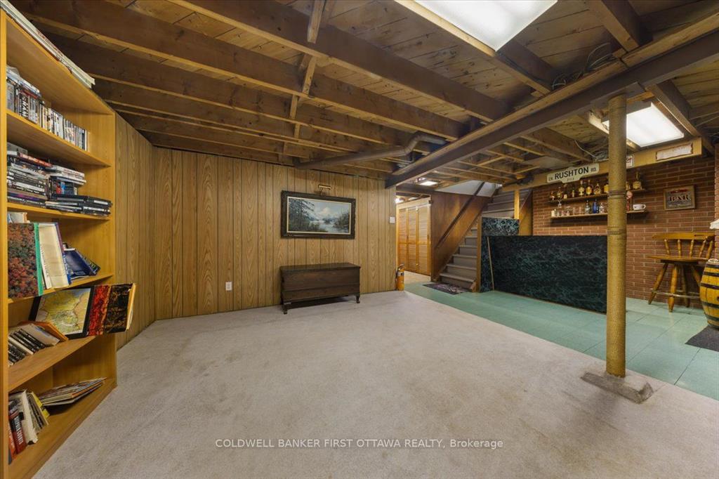 Ottawa, Ontario, K2A 1N7, CA, 3 Bedrooms Bedrooms, ,2 BathroomsBathrooms,Residential,For Sale,1924987