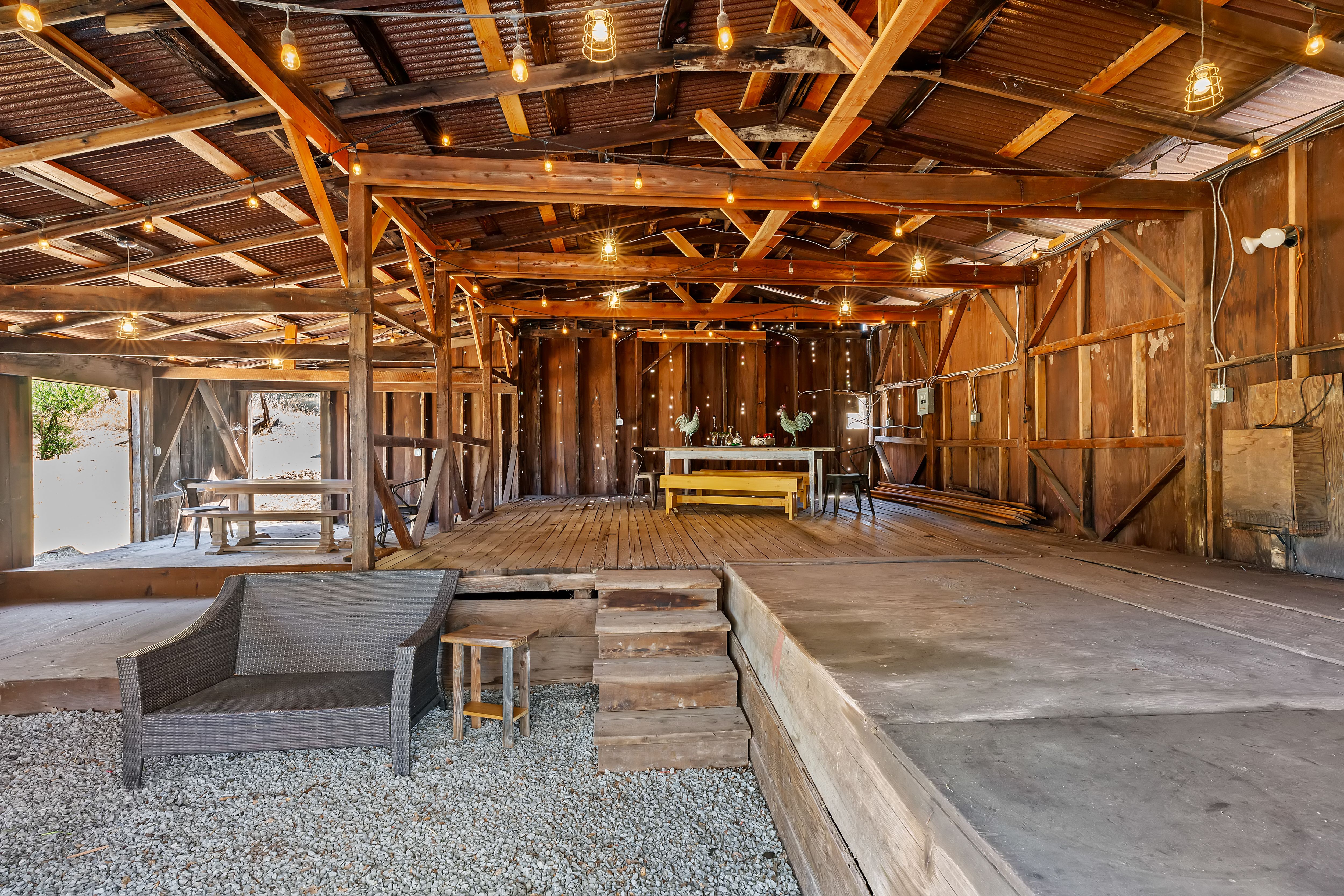  Exceptional Estate Perched On Over 11± Private Acres - 物件實景