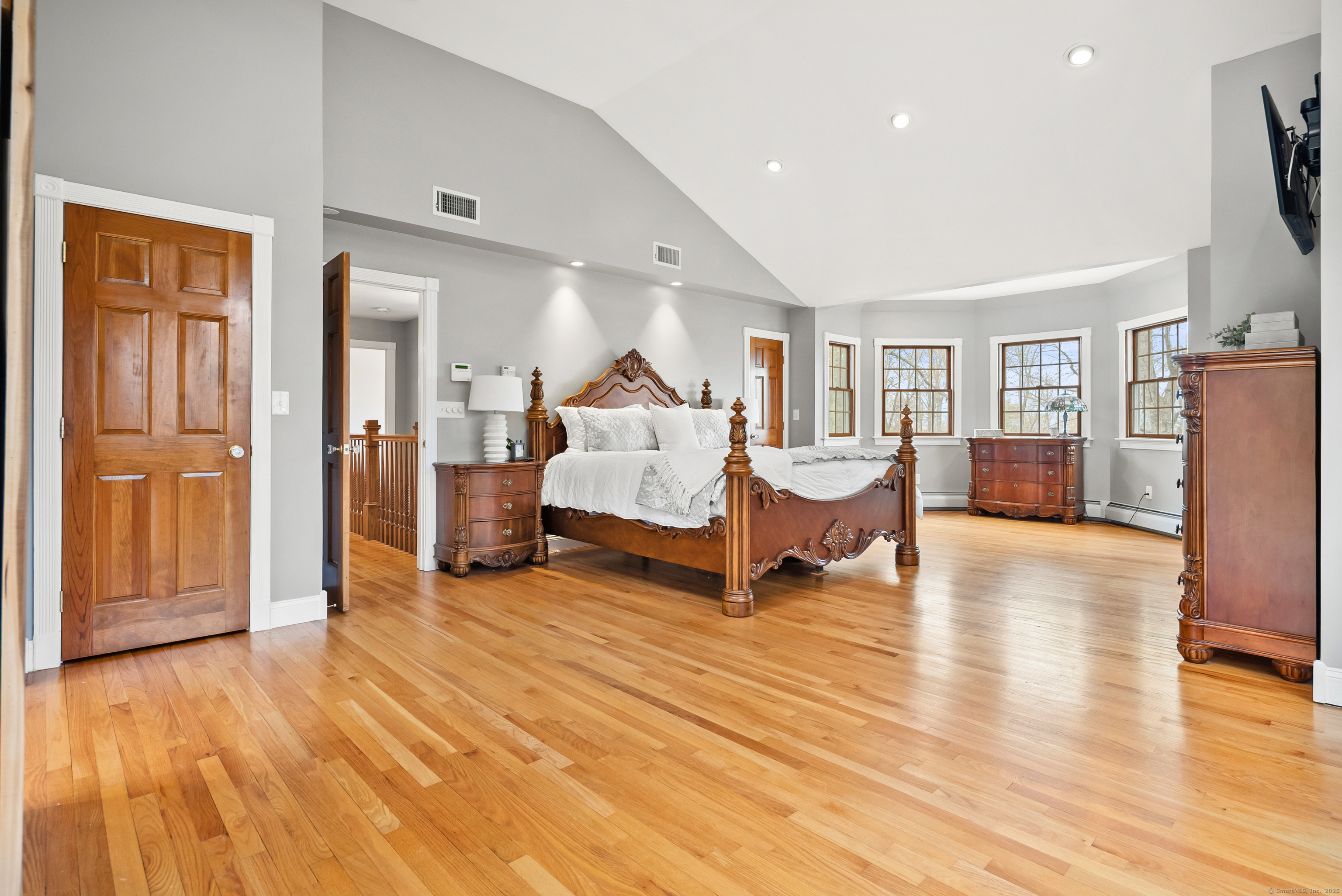 Somers, Connecticut, 06071, United States, 4 Bedrooms Bedrooms, ,4 BathroomsBathrooms,Residential,For Sale,1927442