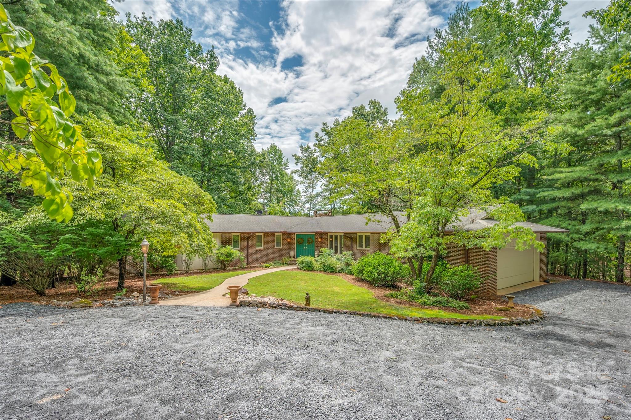 Tryon, North Carolina, 28782, United States, 3 Bedrooms Bedrooms, ,3 BathroomsBathrooms,Residential,For Sale,1918152
