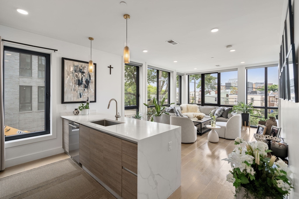 Boston, Massachusetts, 02134, United States, 2 Bedrooms Bedrooms, ,2 BathroomsBathrooms,Residential,For Sale,1941762