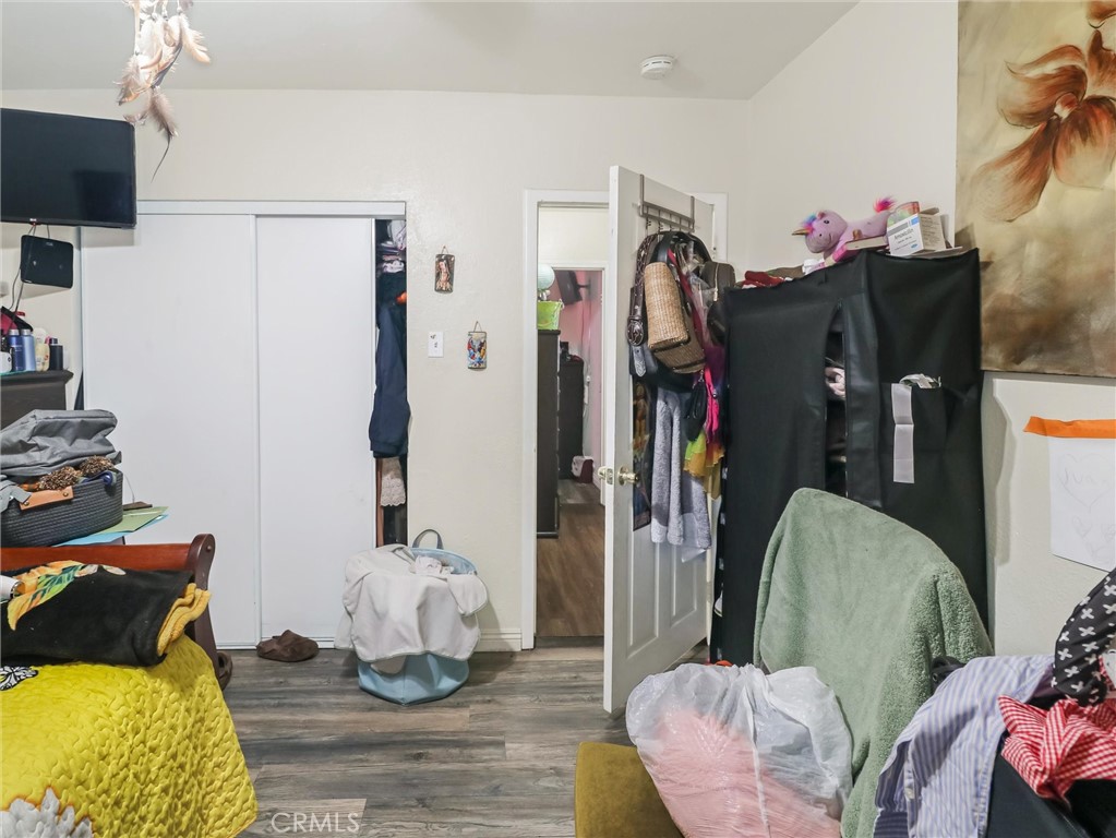 Los Angeles, California, 90003, United States, 5 Bedrooms Bedrooms, ,3 BathroomsBathrooms,Residential,For Sale,1935114