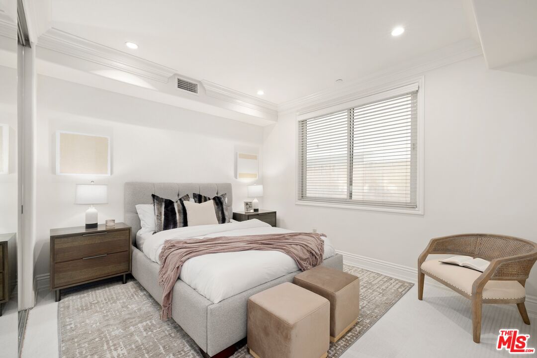 Los Angeles, California, 90049, United States, 2 Bedrooms Bedrooms, ,2 BathroomsBathrooms,Residential,For Sale,2002212