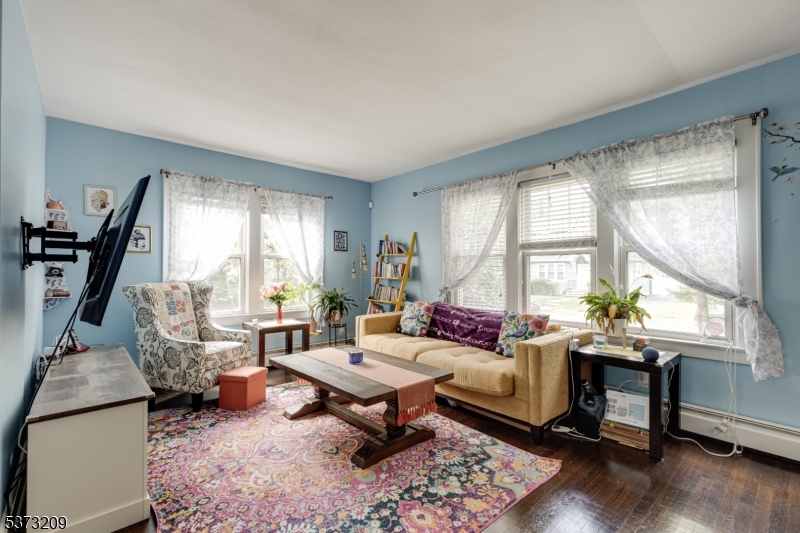 Scotch Plains Twp., New Jersey, 07076, United States, 4 Bedrooms Bedrooms, ,2 BathroomsBathrooms,Residential,For Sale,1900897