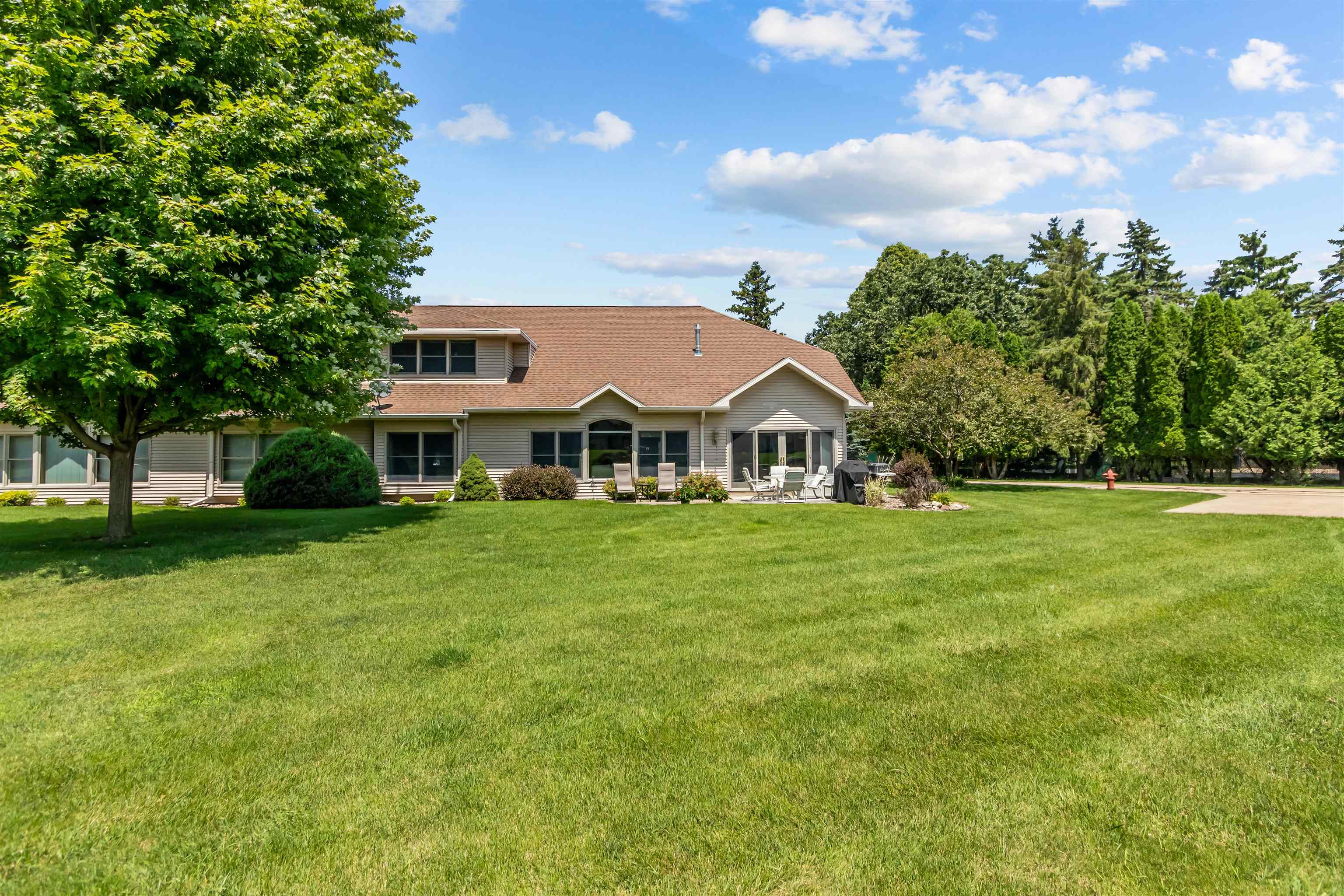 Menasha, Wisconsin, 54952, United States, 3 Bedrooms Bedrooms, ,3 BathroomsBathrooms,Residential,For Sale,1981265