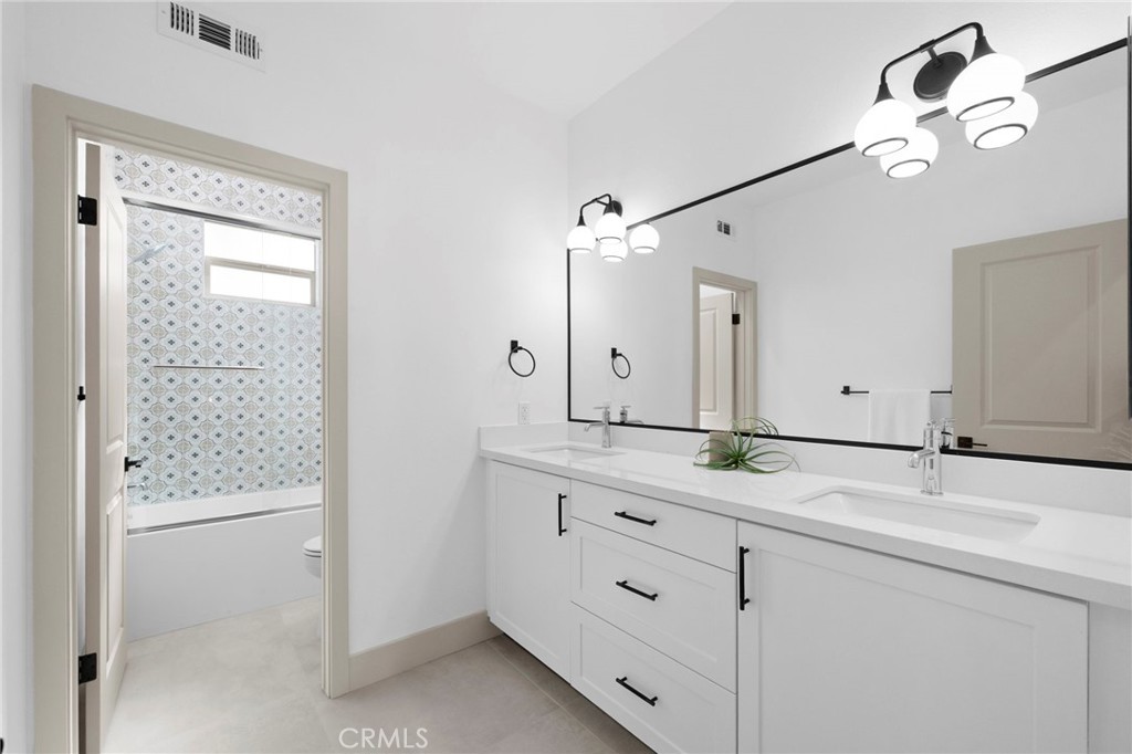 Paramount, California, 90723, United States, 4 Bedrooms Bedrooms, ,3 BathroomsBathrooms,Residential,For Sale,1926475