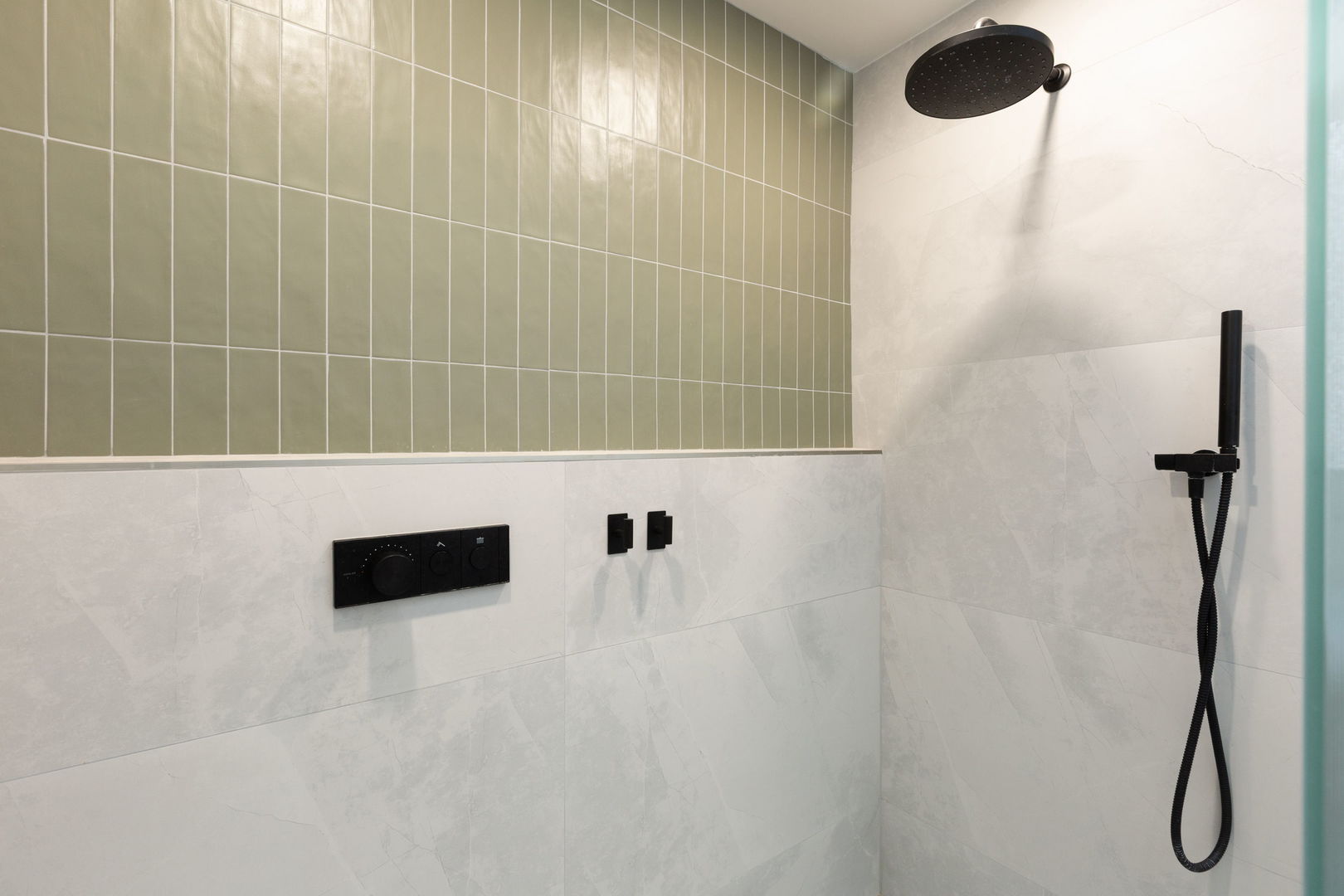 Long Grove, Illinois, 60047, United States, 4 Bedrooms Bedrooms, ,4 BathroomsBathrooms,Residential,For Sale,1994818