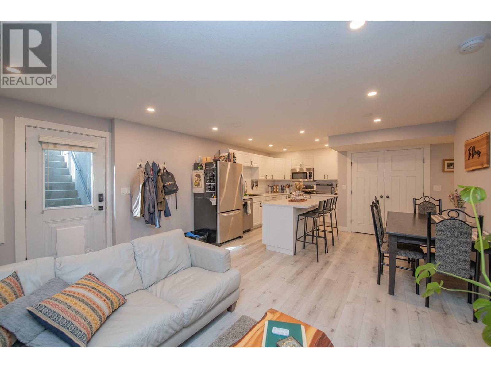 ARMSTRONG, British Columbia, V4Y 0X9, CA, 6 Bedrooms Bedrooms, ,3 BathroomsBathrooms,Residential,For Sale,1838697