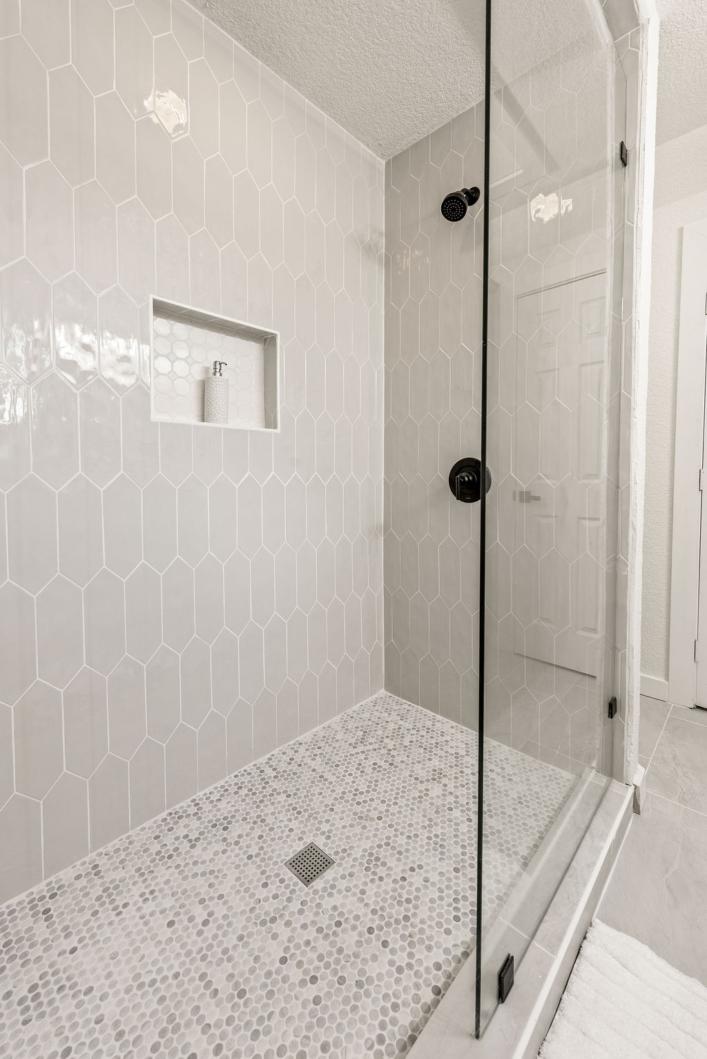Wimberley, Texas, 78676, United States, 2 Bedrooms Bedrooms, ,2 BathroomsBathrooms,Residential,For Sale,1942649