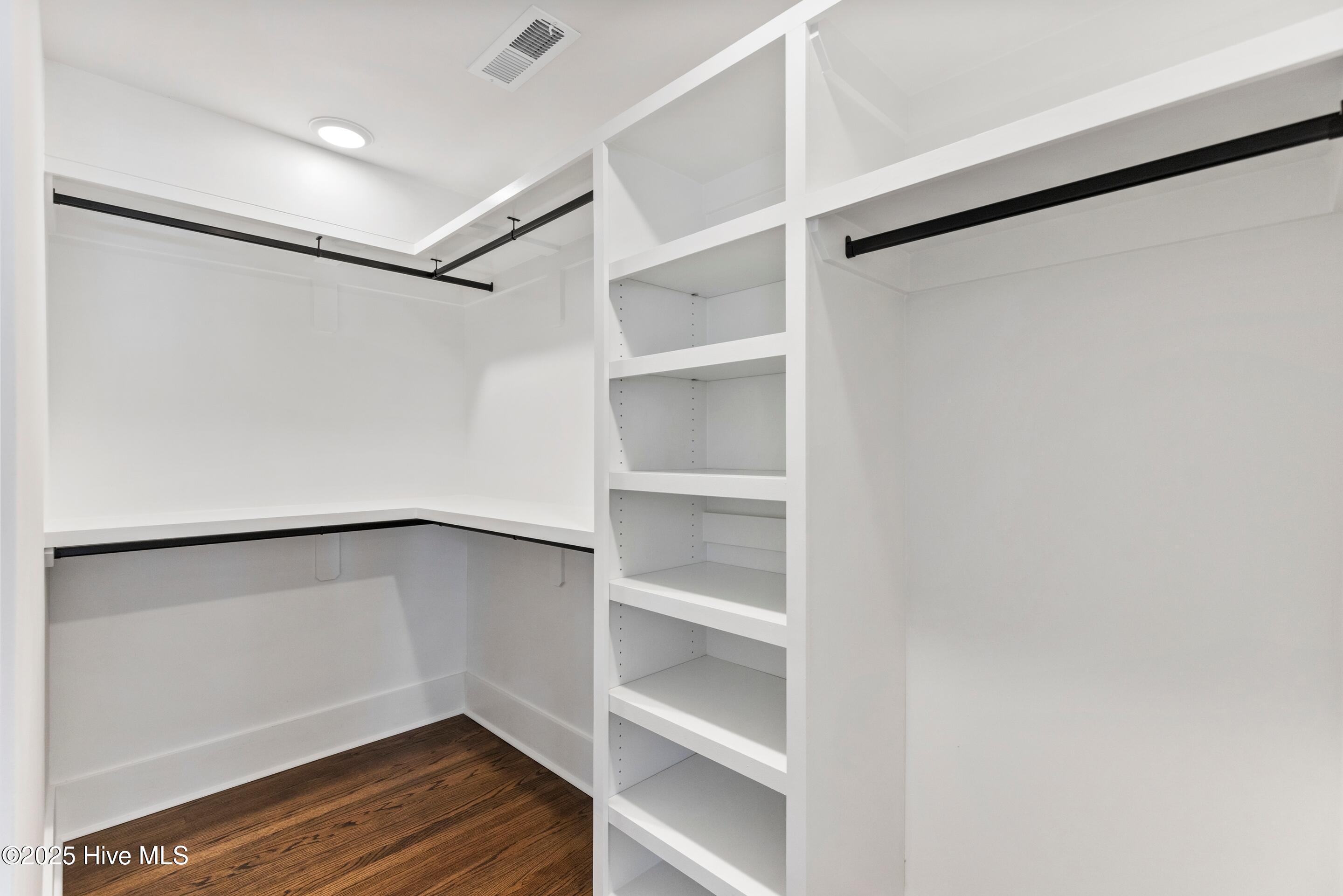 Wilmington, North Carolina, 28403, United States, 4 Bedrooms Bedrooms, ,2 BathroomsBathrooms,Residential,For Sale,1991913