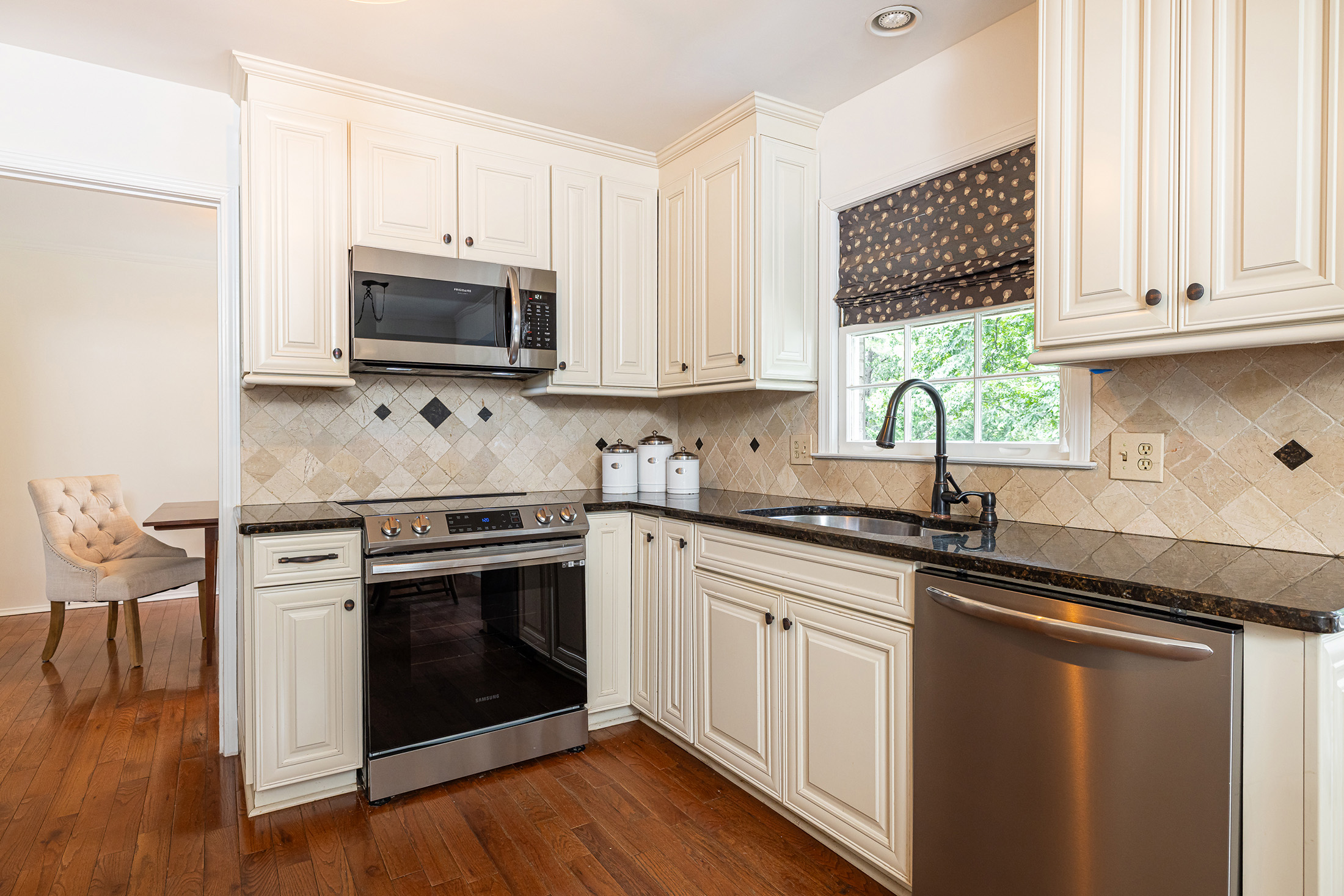  Beautifully Updated Home in Sought-after Arden Woods Neighborhood of Dunwoody - 物件實景