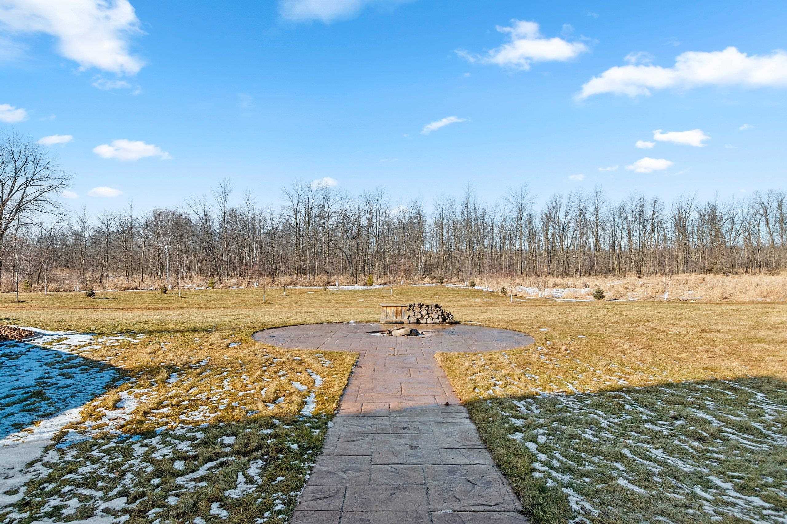 Black Creek, Wisconsin, 54106, United States, 4 Bedrooms Bedrooms, ,4 BathroomsBathrooms,Residential,For Sale,2009234