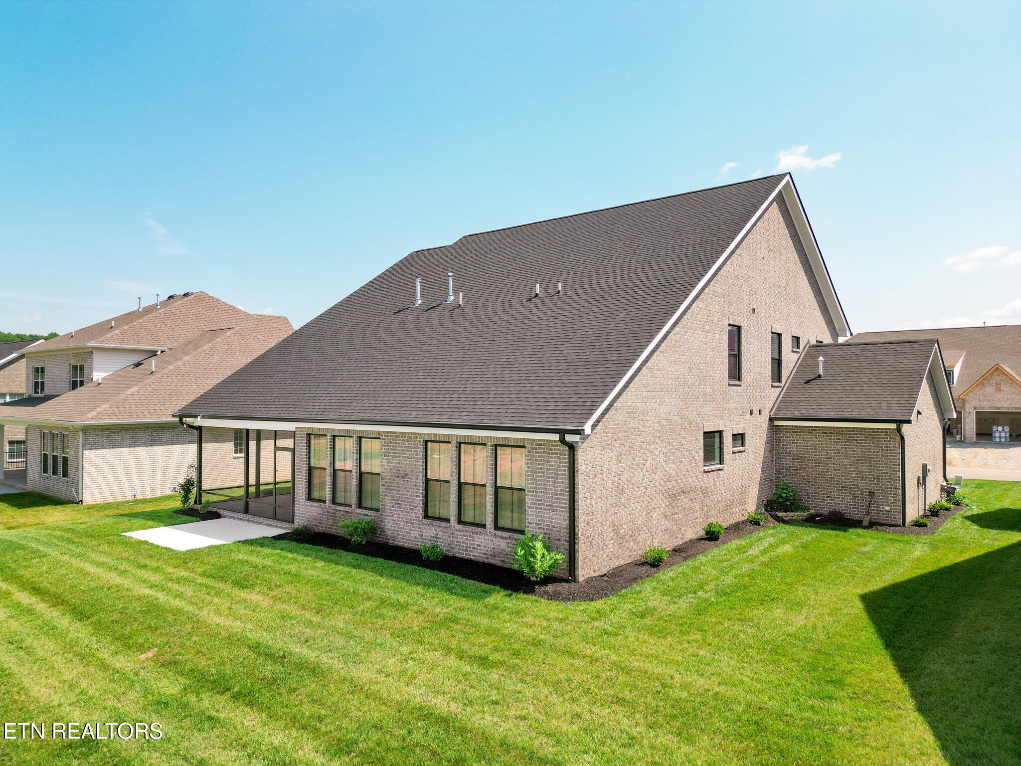 Knoxville, Tennessee, 37932, United States, 5 Bedrooms Bedrooms, ,4 BathroomsBathrooms,Residential,For Sale,2038881