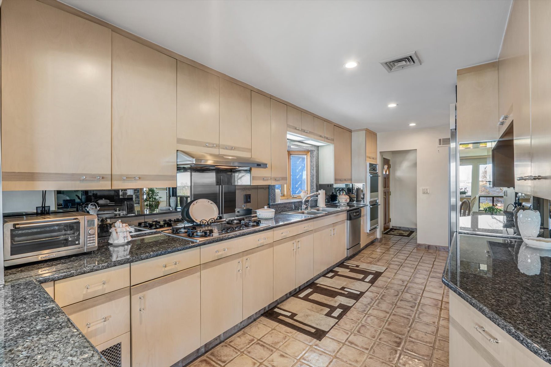  24-51 Little Neck Boulevard, Bayside, NY, 11360 - 物件實景