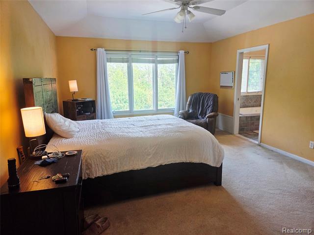 Howell Twp, Michigan, 48843, United States, 4 Bedrooms Bedrooms, ,4 BathroomsBathrooms,Residential,For Sale,2048626