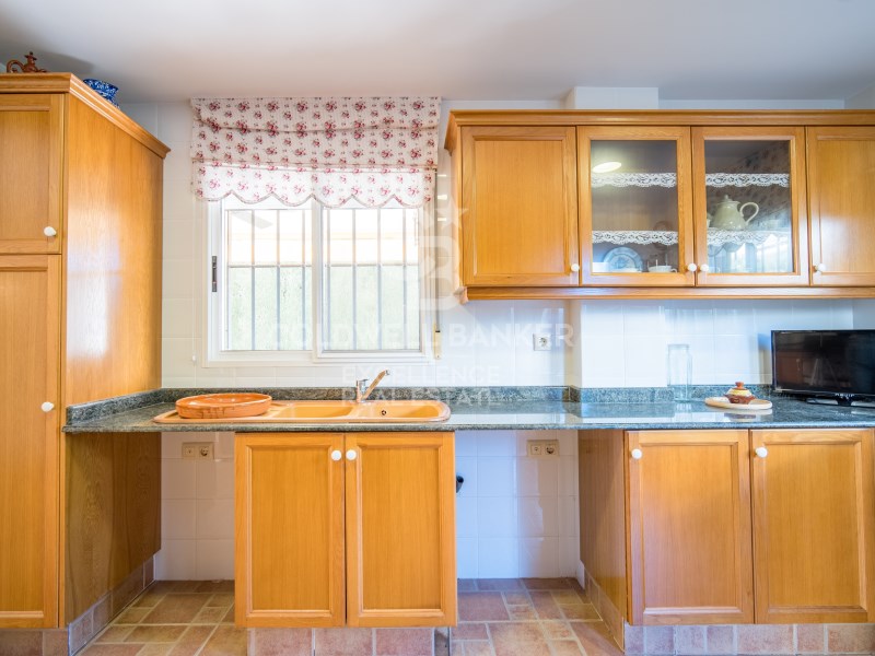 Valencia, Paterna, La Ca?ada Valencia, Paterna, La, Paterna, Comunidad Valenciana, ES, 5 Bedrooms Bedrooms, ,3 BathroomsBathrooms,Residential,For Sale,Valencia, Paterna, La Ca?ada Valencia, Paterna, La,1672423