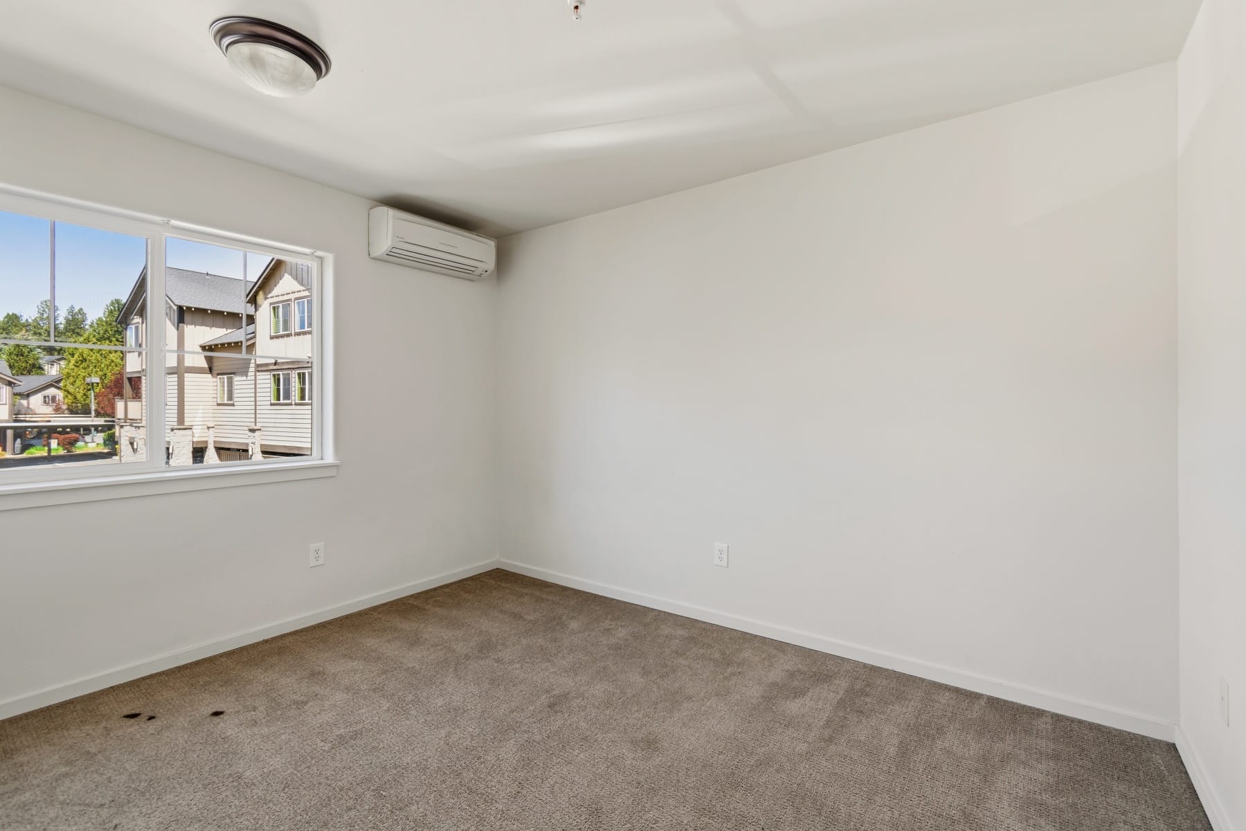  1929 NW Monterey Pines Drive #UNIT 5 Bend, OR 97703 - 物件實景