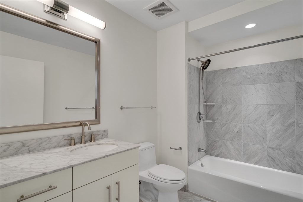 Medford, Massachusetts, 02155, United States, 2 Bedrooms Bedrooms, ,2 BathroomsBathrooms,Residential,For Sale,1940051