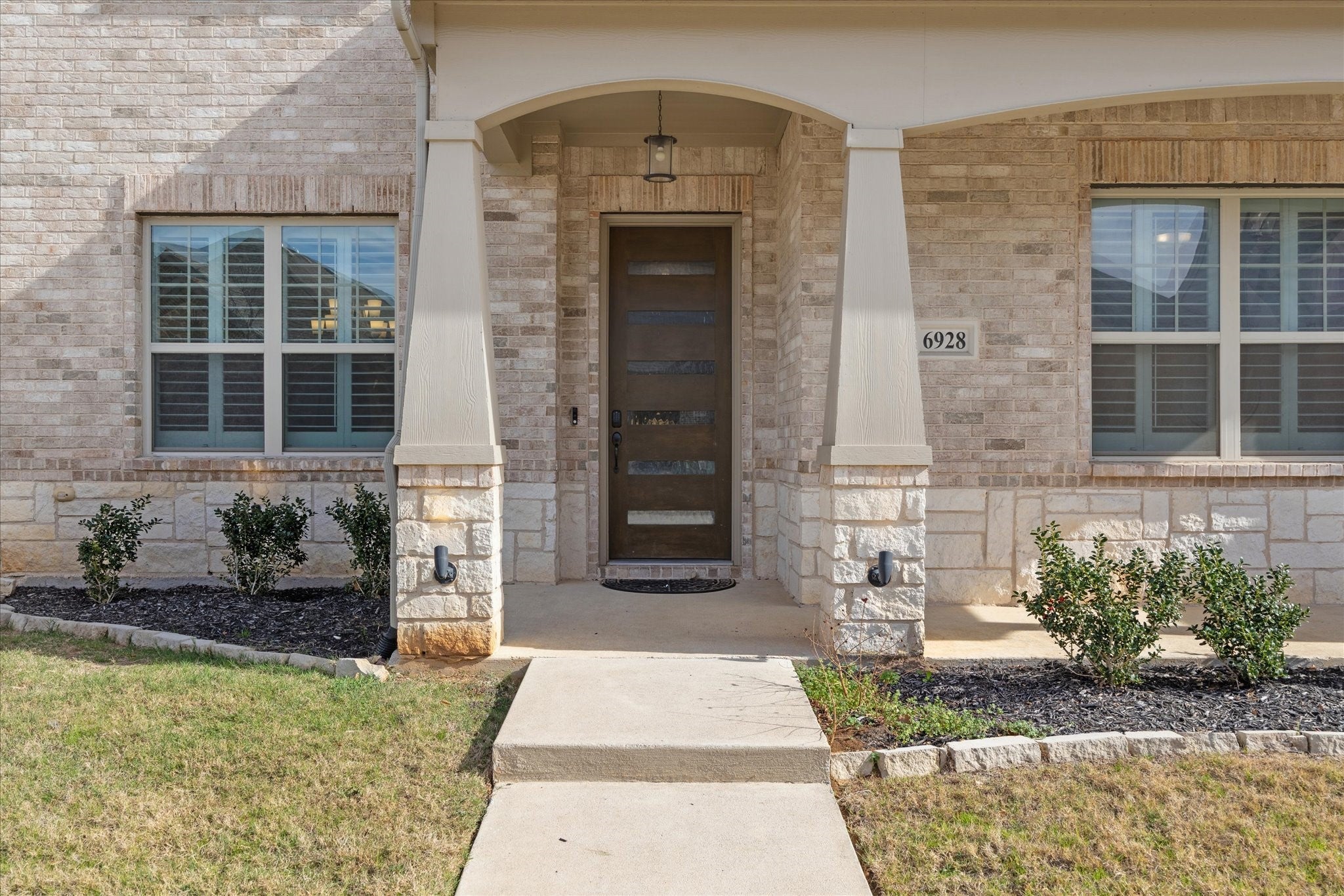North Richland Hills, Texas, 76182, United States, 4 Bedrooms Bedrooms, ,3 BathroomsBathrooms,Residential,For Sale,2047966