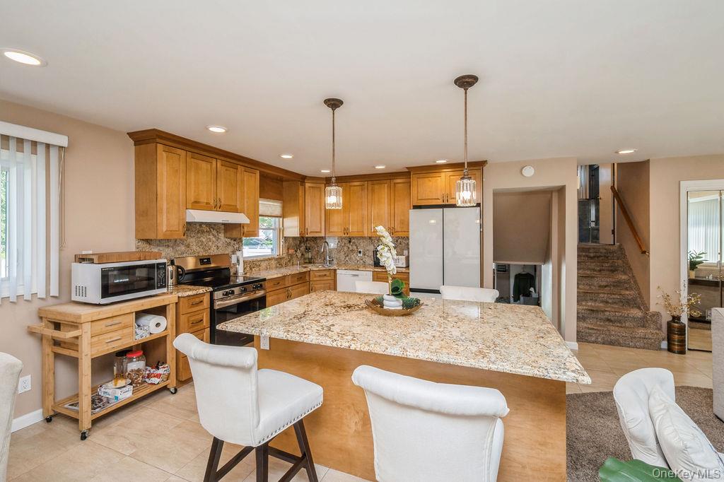 Massapequa, New York, 11758, United States, 4 Bedrooms Bedrooms, ,2 BathroomsBathrooms,Residential,For Sale,1927254
