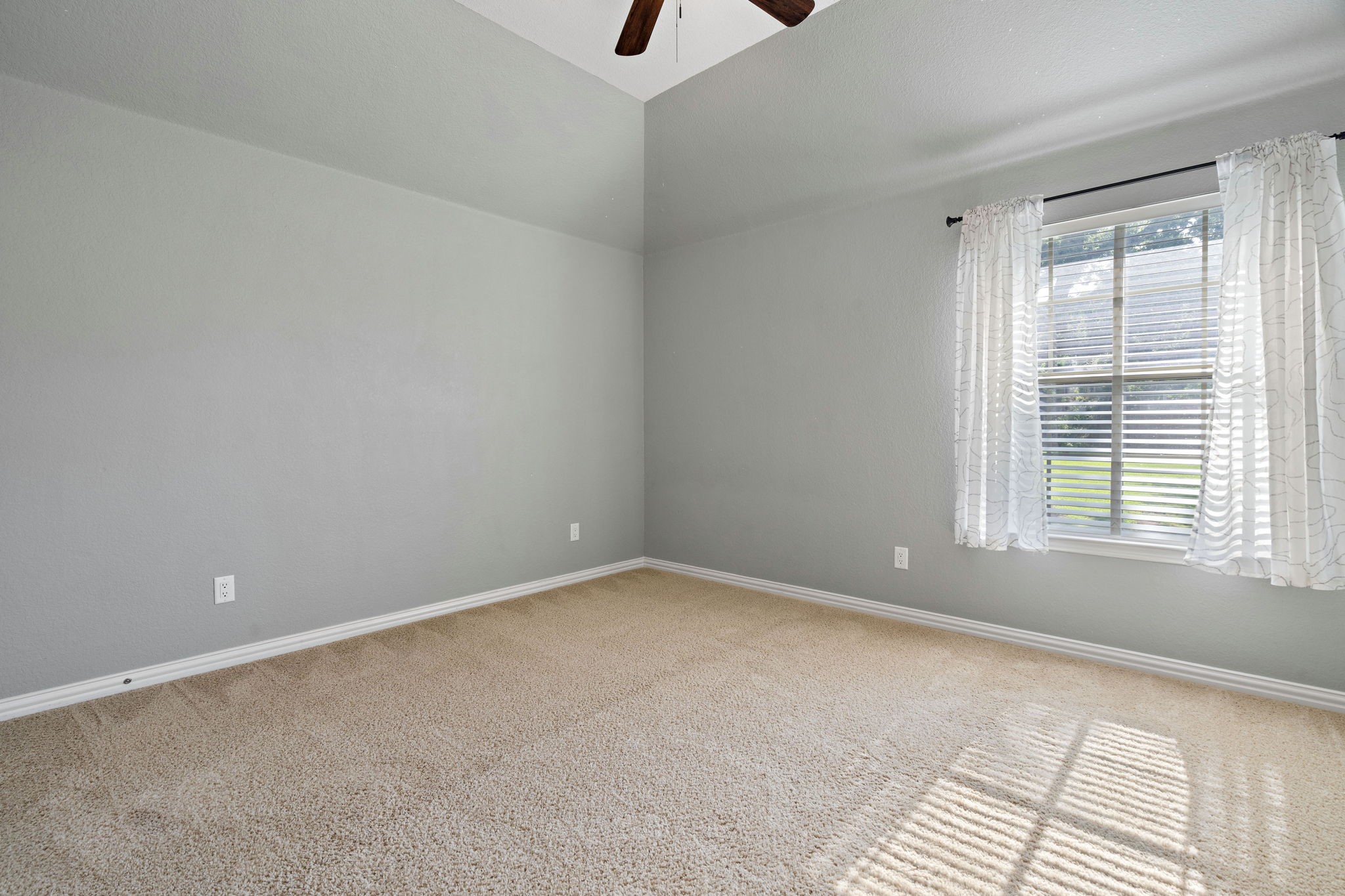 Fort Worth, Texas, 76244, United States, 4 Bedrooms Bedrooms, ,4 BathroomsBathrooms,Residential,For Sale,1901219