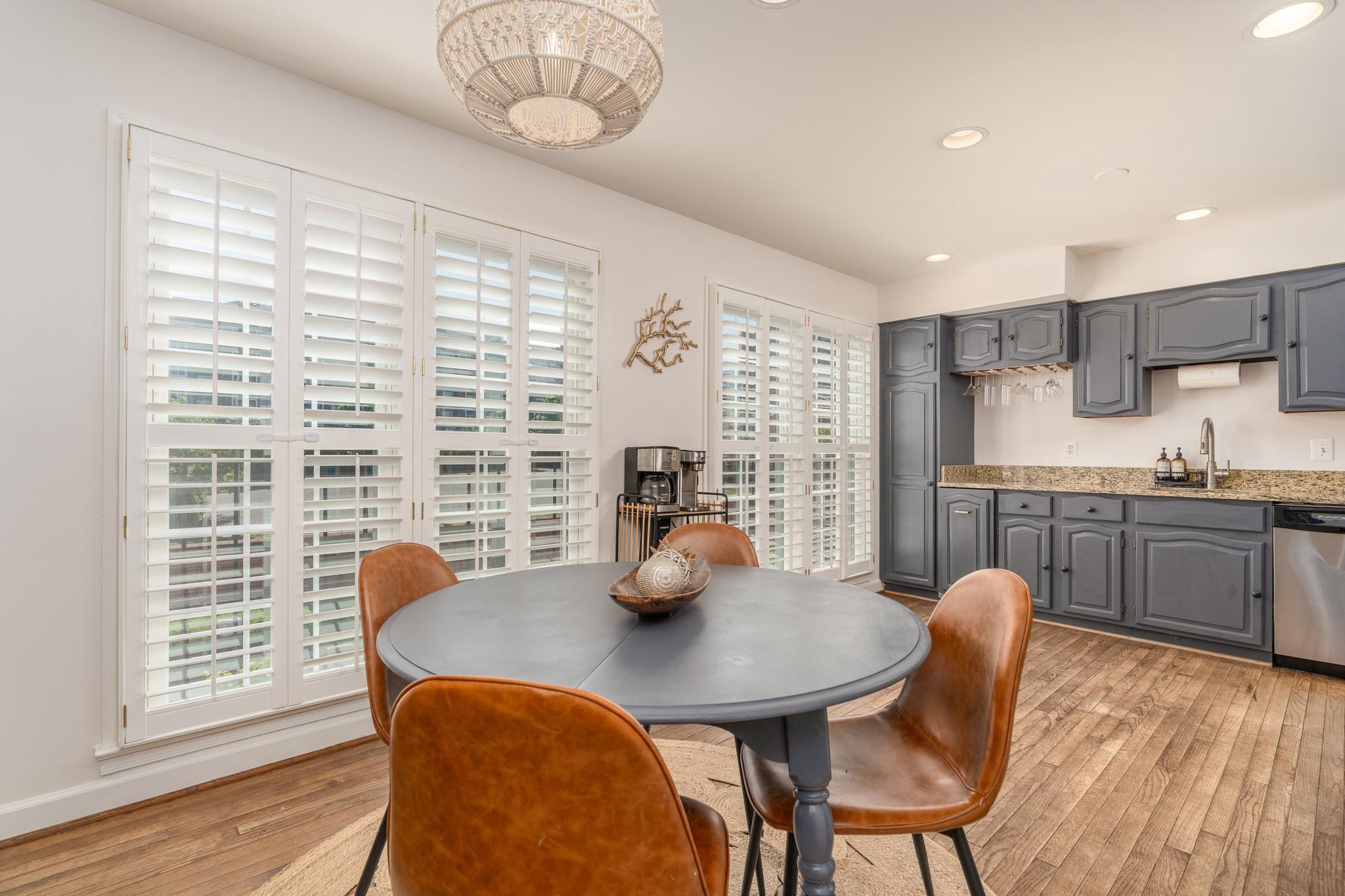  3560 S George Mason Drive, Alexandria, VA, 22302 - 物件實景