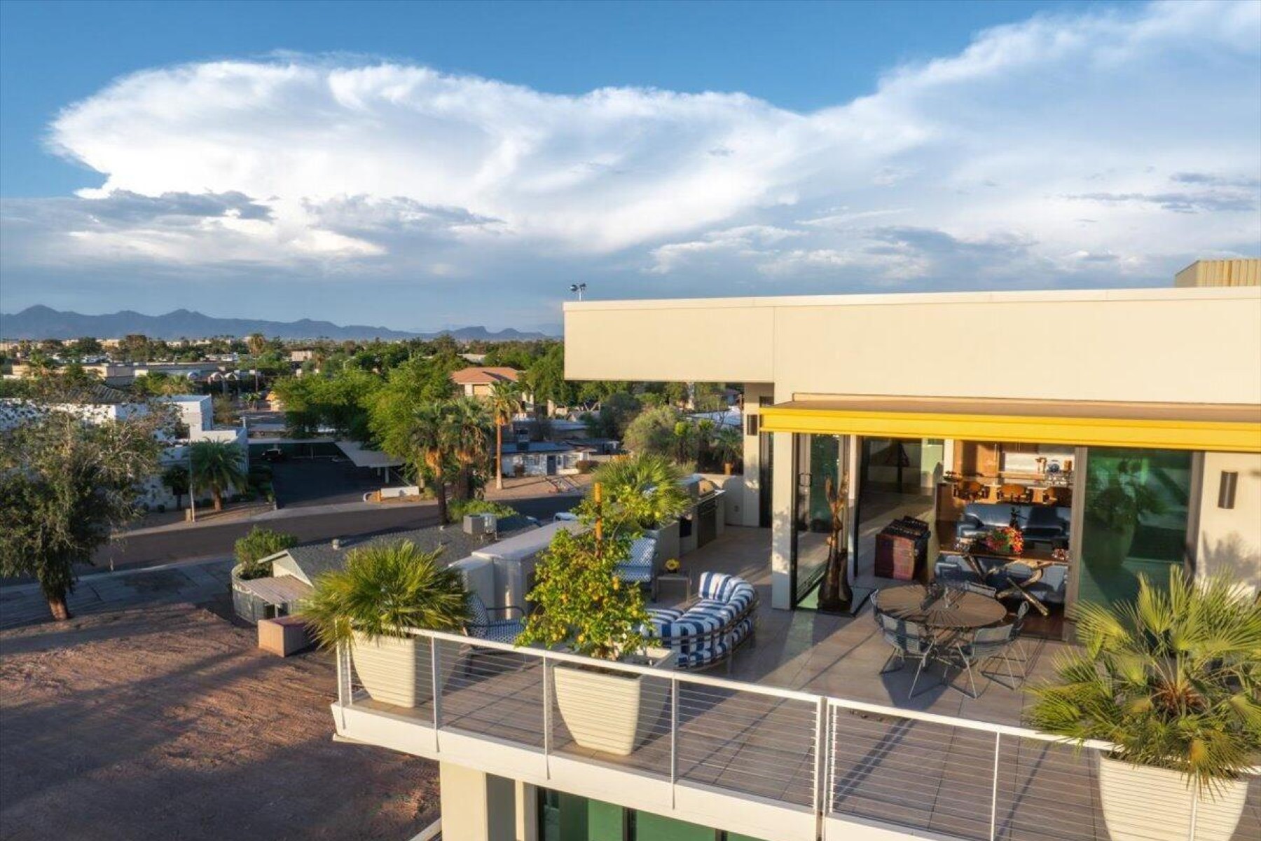  7502 E Main Street  Scottsdale, AZ - 物件實景