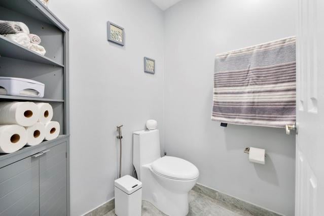 Hialeah, Florida, 33015, United States, 5 Bedrooms Bedrooms, ,3 BathroomsBathrooms,Residential,For Sale,1977900