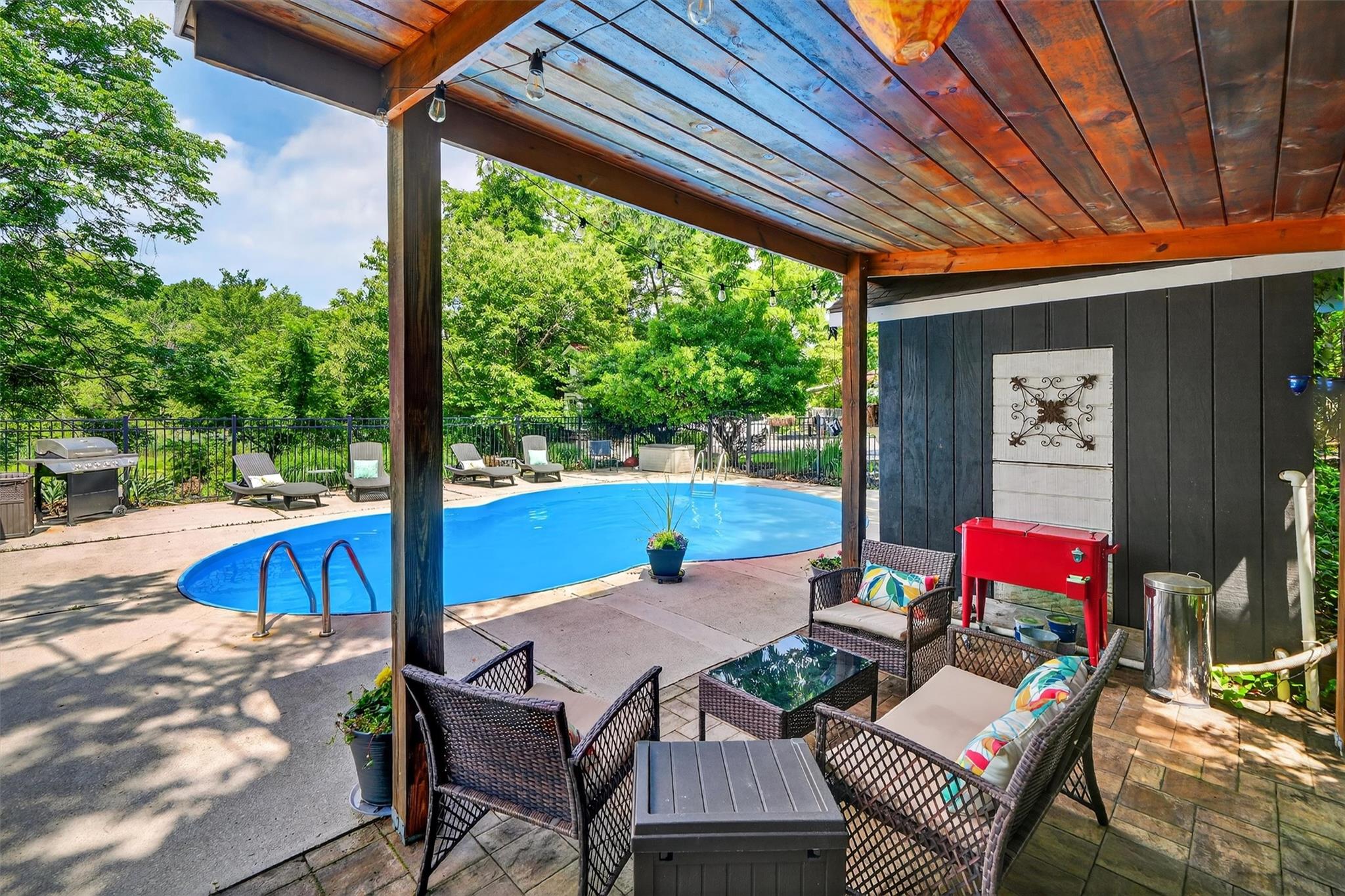 Airmont, New York, 10901, United States, 5 Bedrooms Bedrooms, ,3 BathroomsBathrooms,Residential,For Sale,1868827