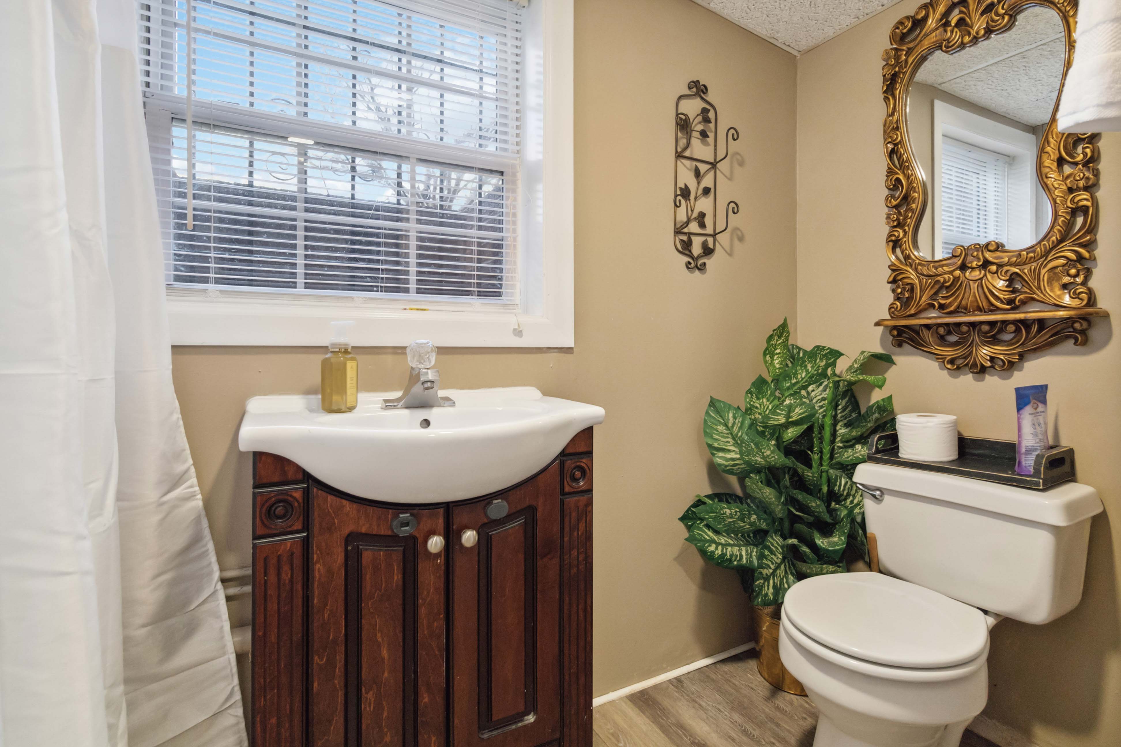 Corbin, Kentucky, 40701, United States, 10 Bedrooms Bedrooms, ,10 BathroomsBathrooms,Residential,For Sale,2045209