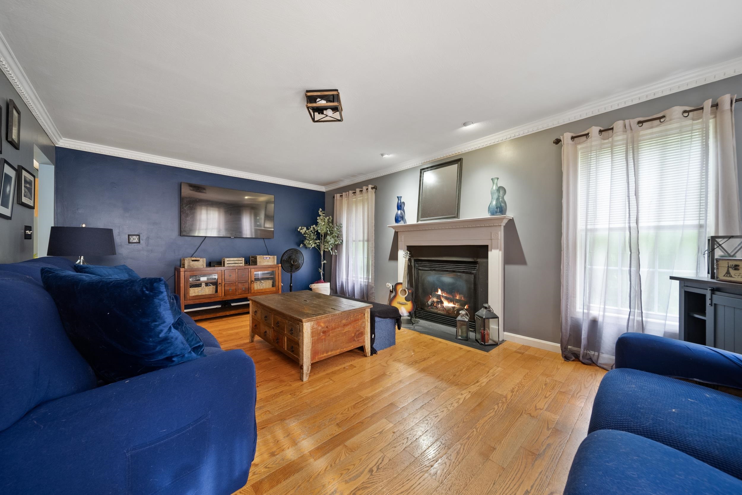 Derry, New Hampshire, 03038, United States, 3 Bedrooms Bedrooms, ,3 BathroomsBathrooms,Residential,For Sale,1885633